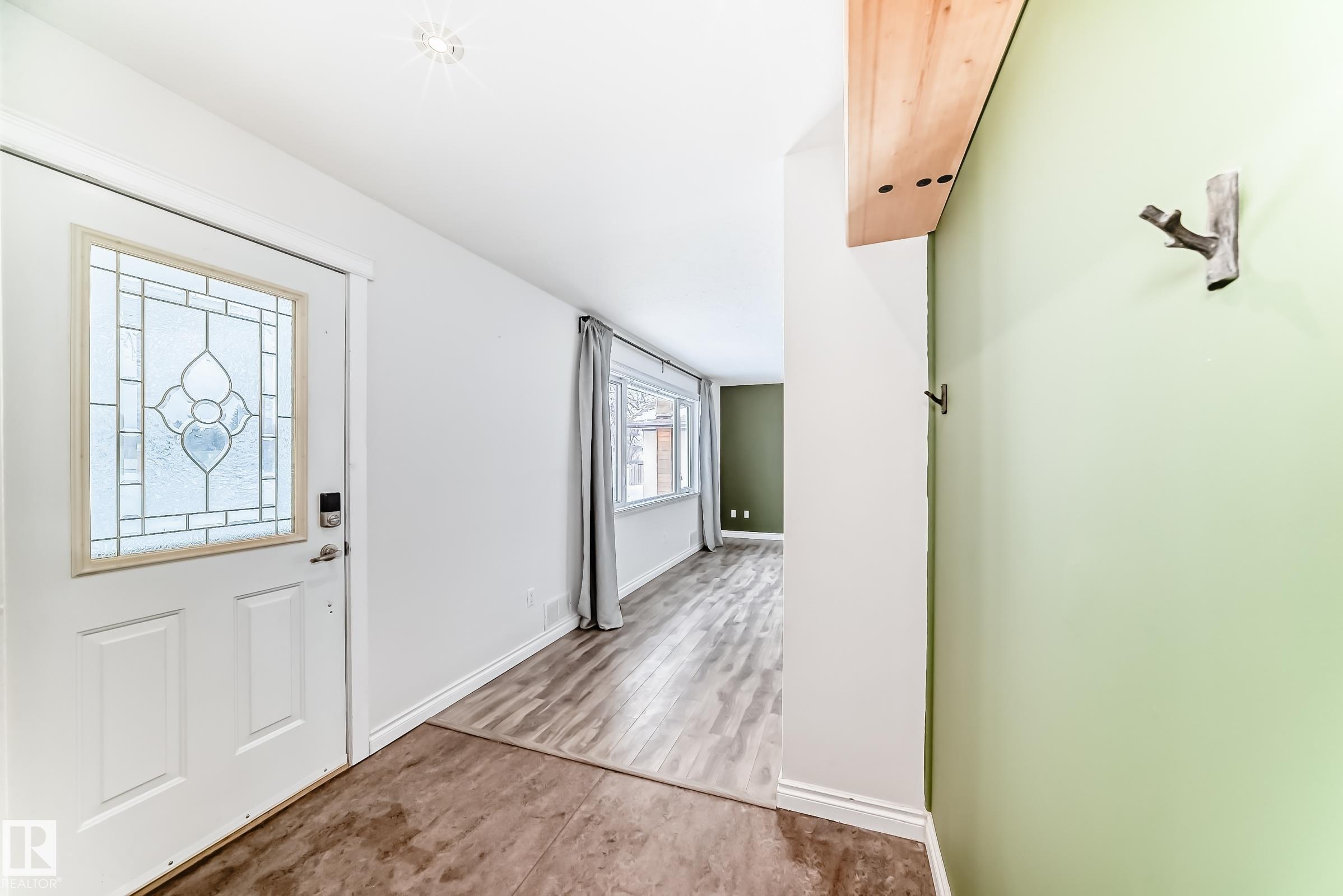 Photo 11 at 10532 47 Street NW, Gold Bar, Edmonton