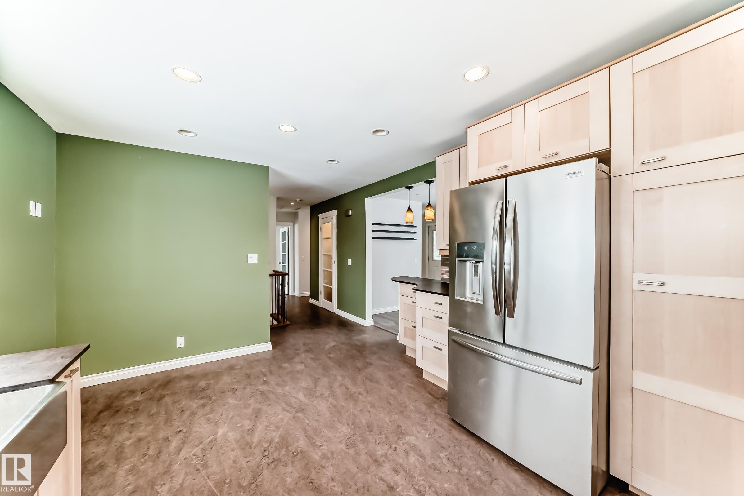 Photo 20 at 10532 47 Street NW, Gold Bar, Edmonton