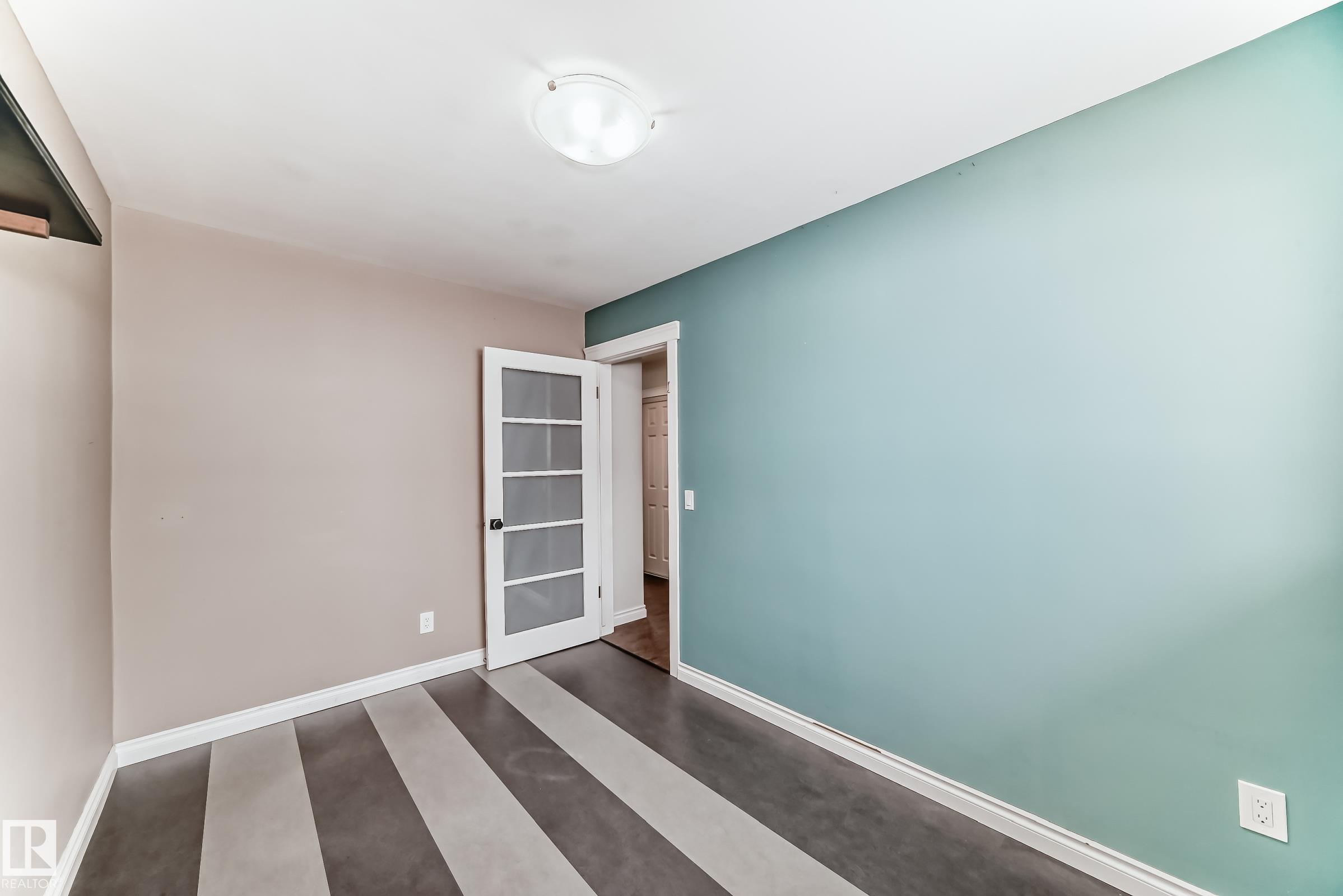 Photo 35 at 10532 47 Street NW, Gold Bar, Edmonton