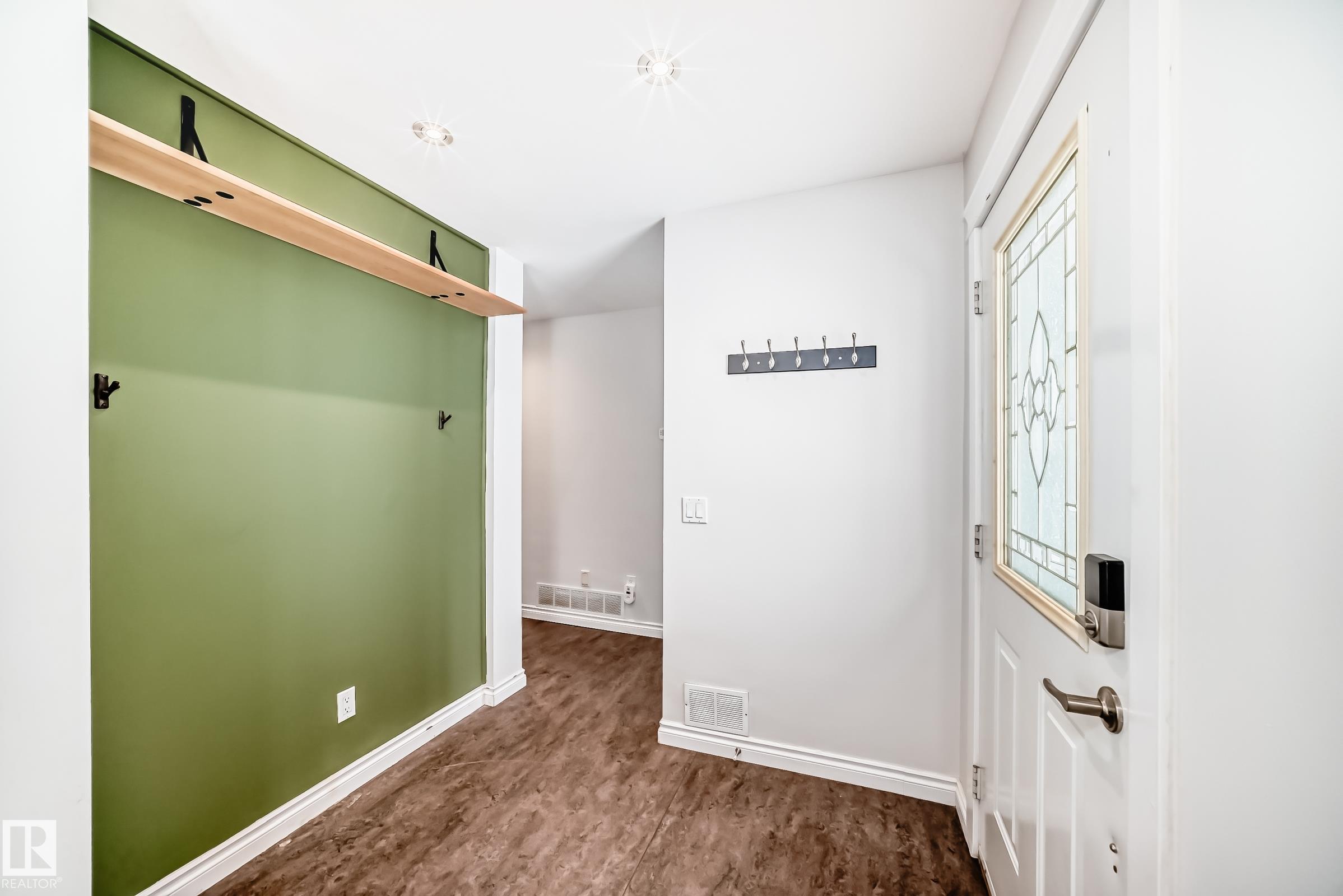 Photo 10 at 10532 47 Street NW, Gold Bar, Edmonton