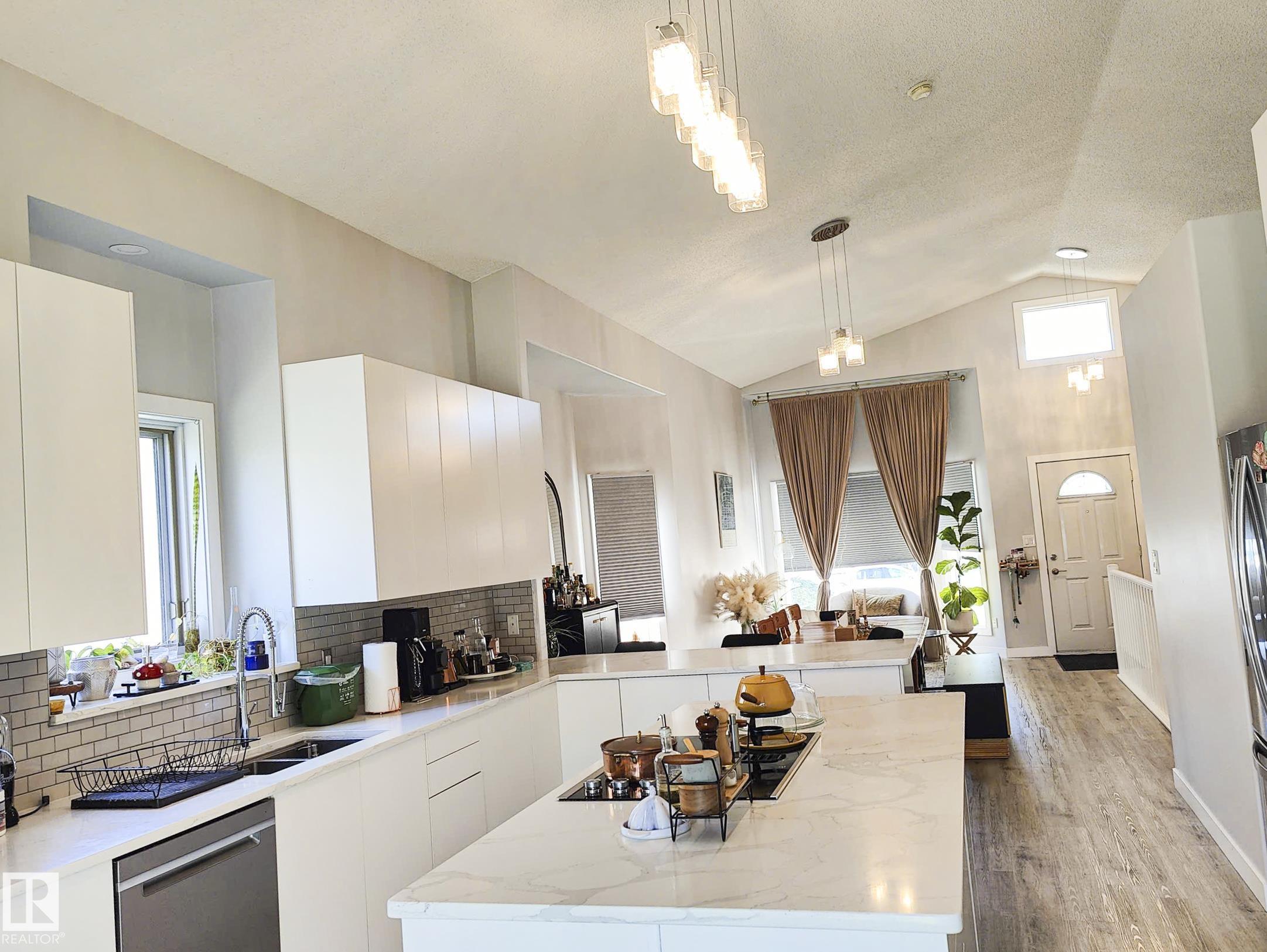 Photo 15 at 215 Peter Close NW, Potter Greens, Edmonton