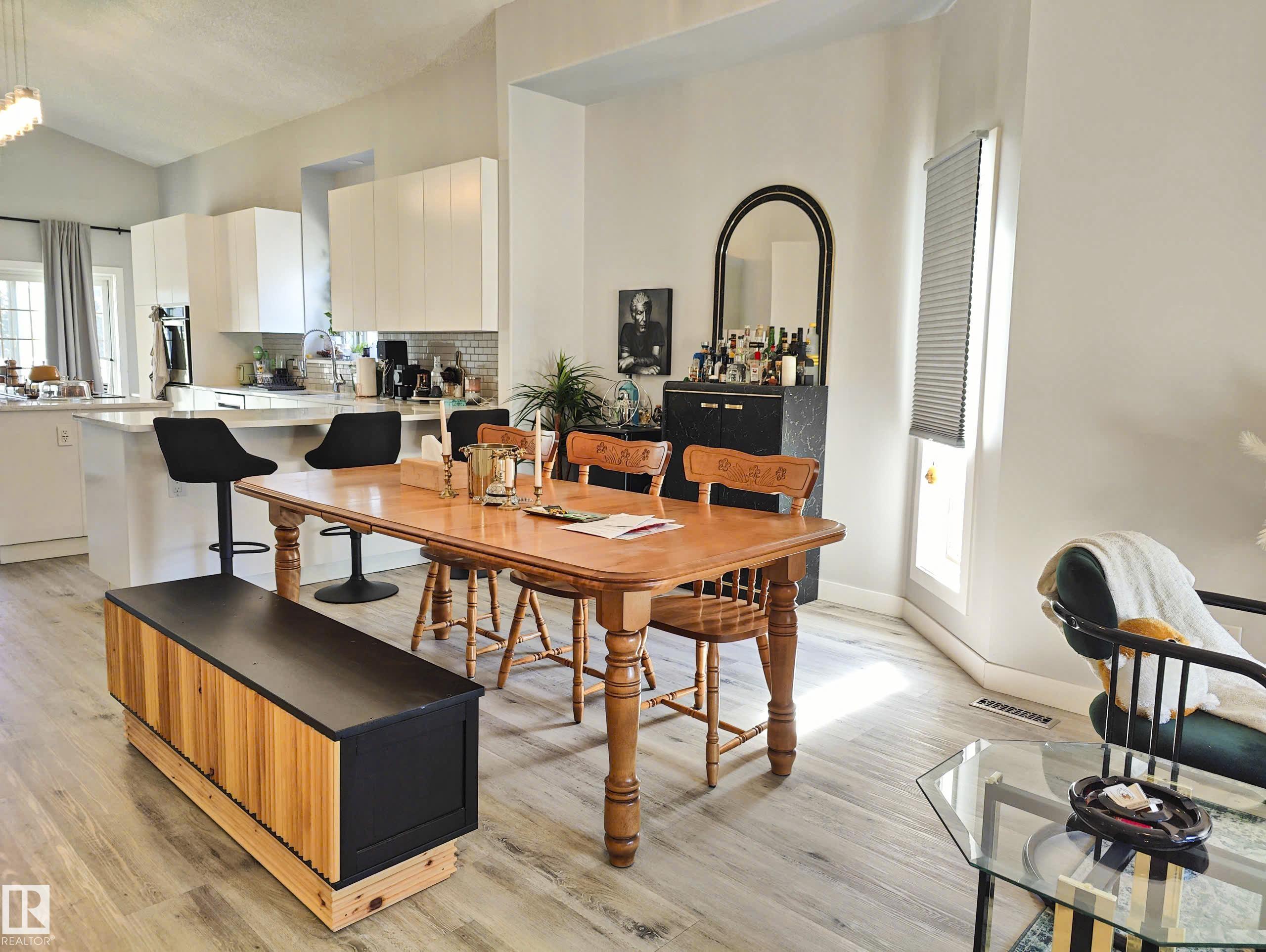 215 Peter Close NW, Potter Greens, Edmonton