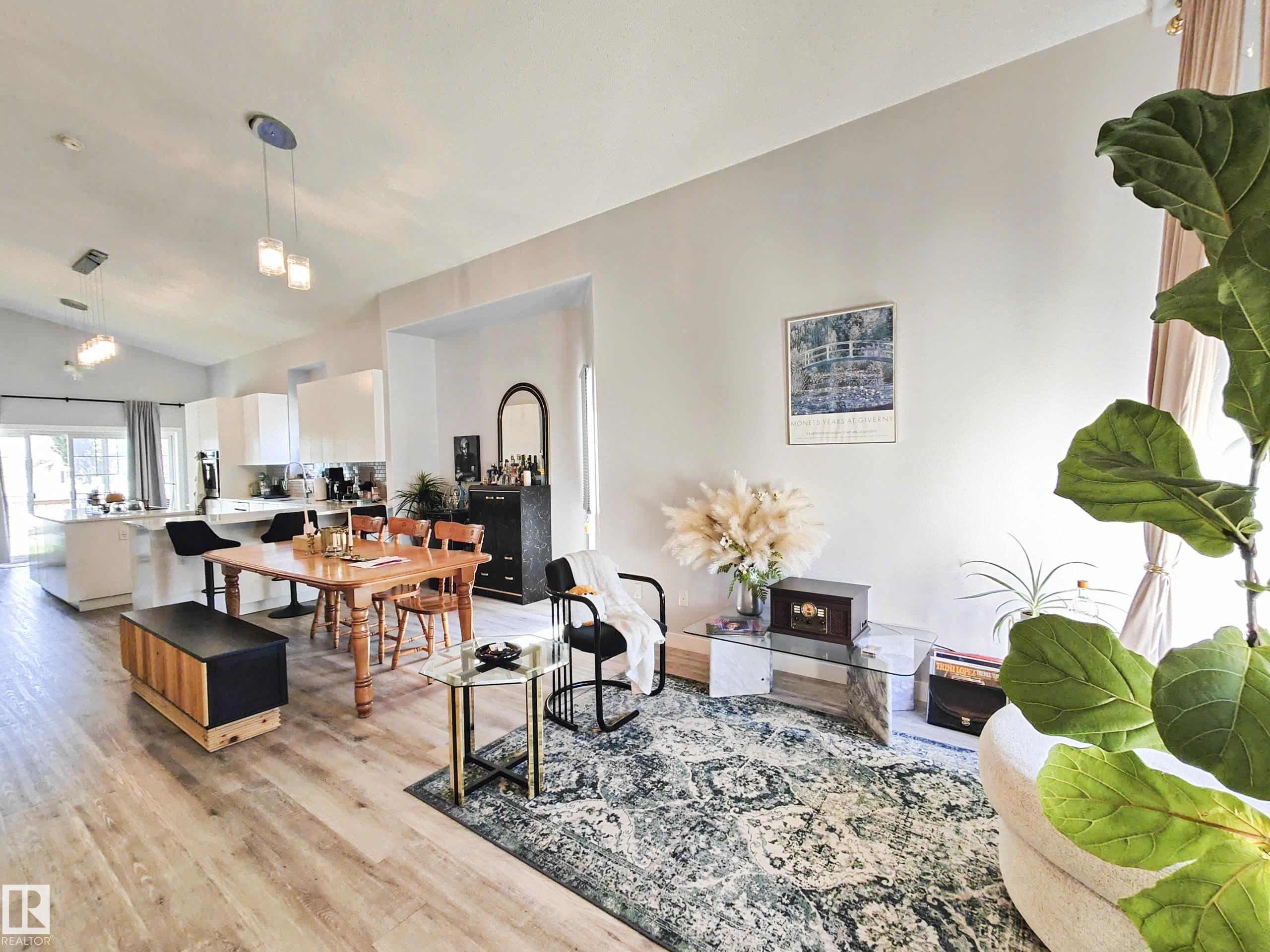 Photo 6 at 215 Peter Close NW, Potter Greens, Edmonton