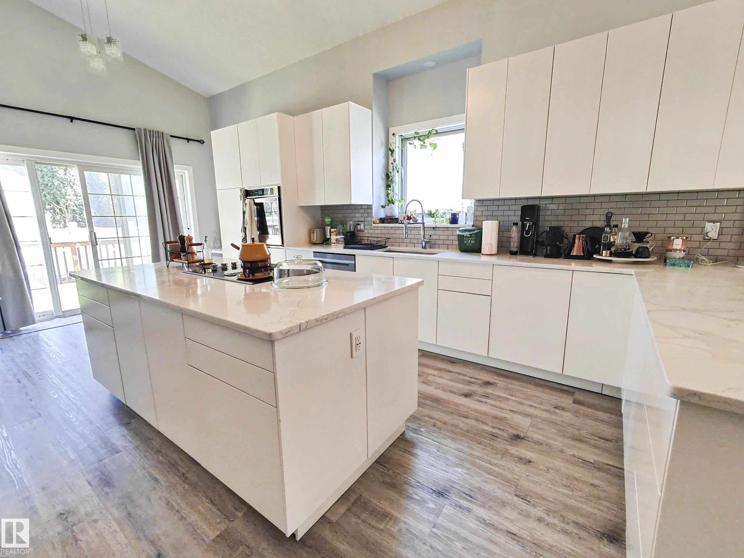 Photo 7 at 215 Peter Close NW, Potter Greens, Edmonton