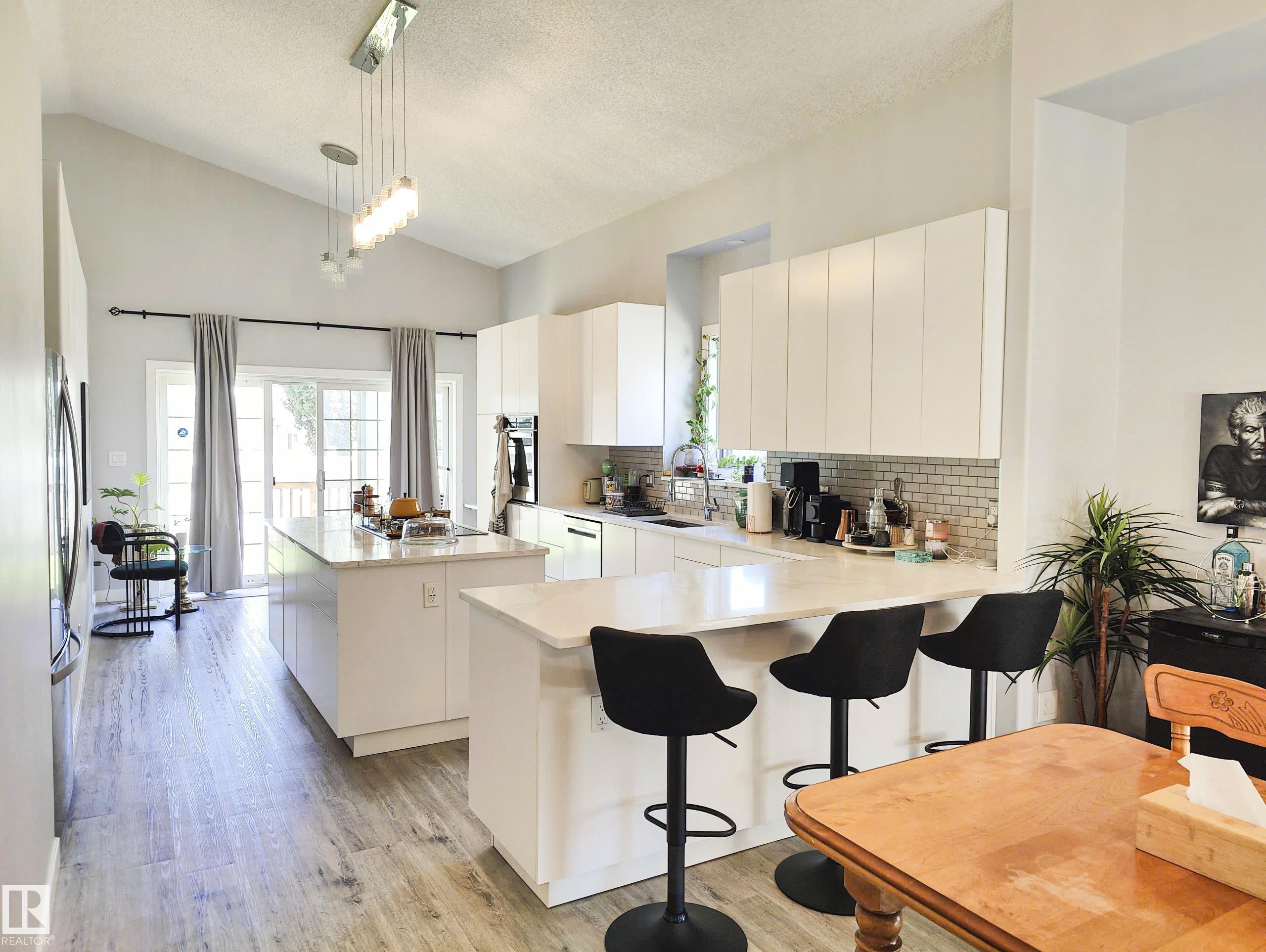 Photo 10 at 215 Peter Close NW, Potter Greens, Edmonton