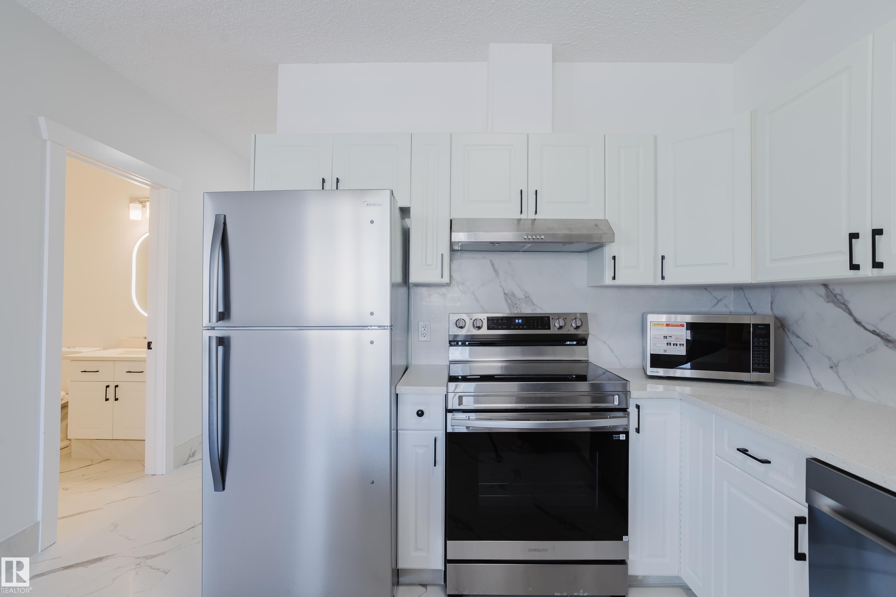 Photo 14 at 703 - 9919 105 Street NW, Downtown, Edmonton