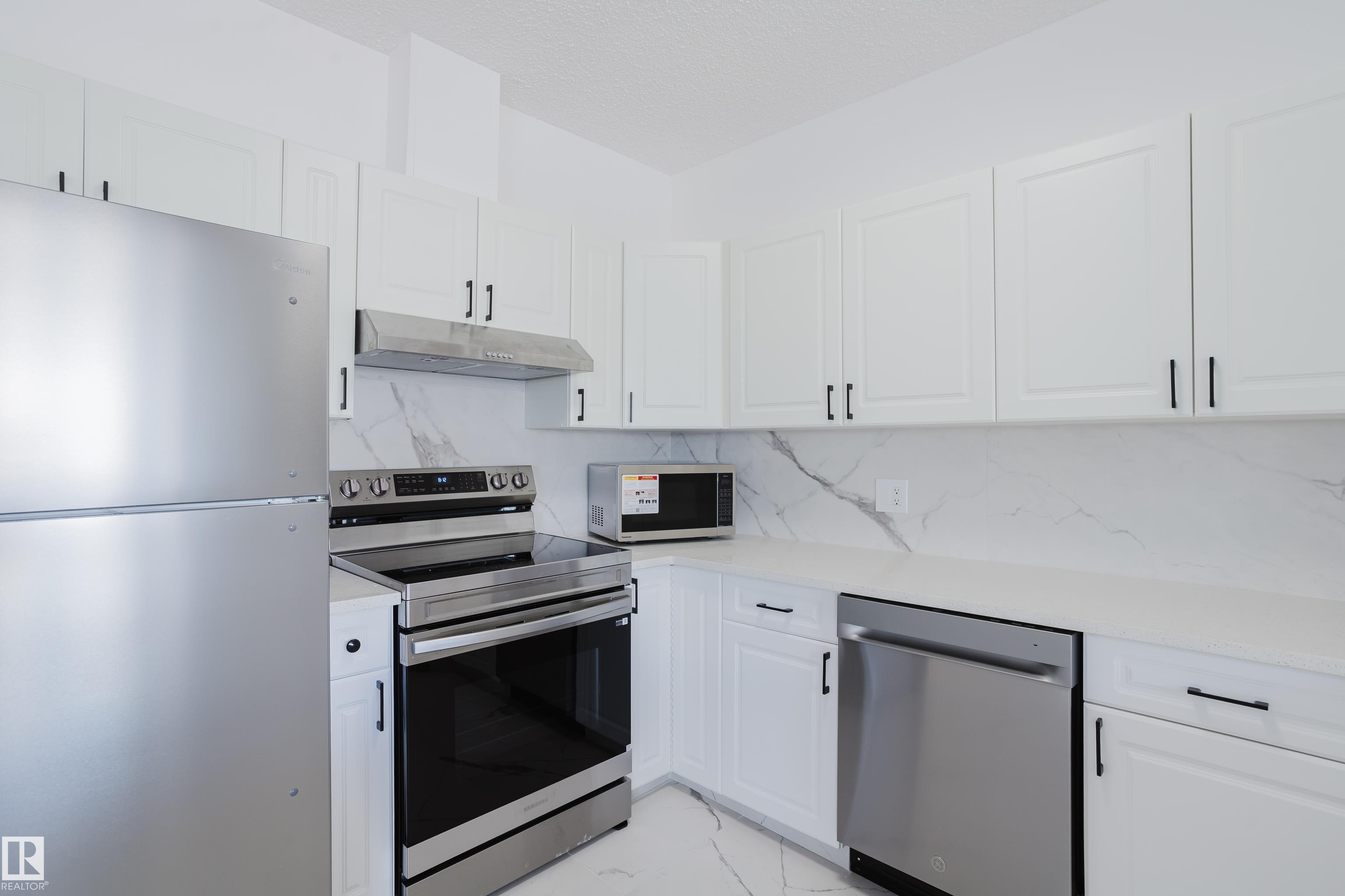 Photo 15 at 703 - 9919 105 Street NW, Downtown, Edmonton