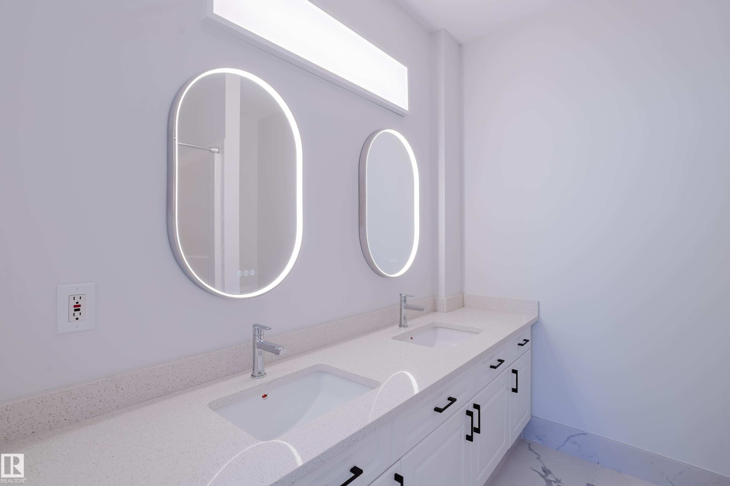 Photo 30 at 703 - 9919 105 Street NW, Downtown, Edmonton