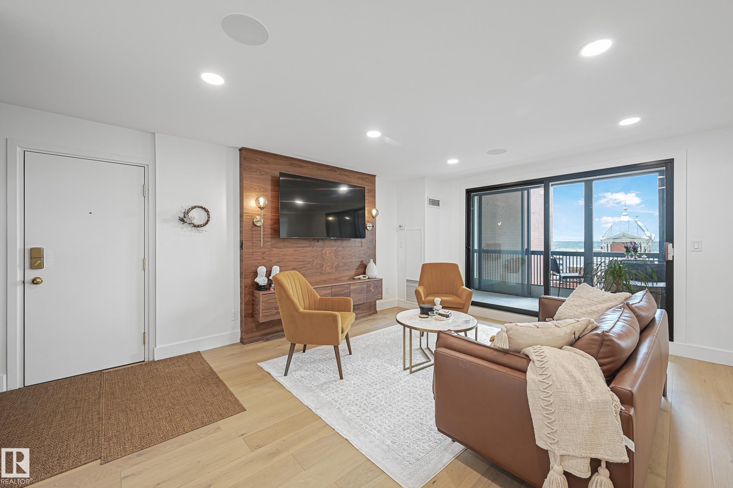 #701 11503 100 AV NW 4