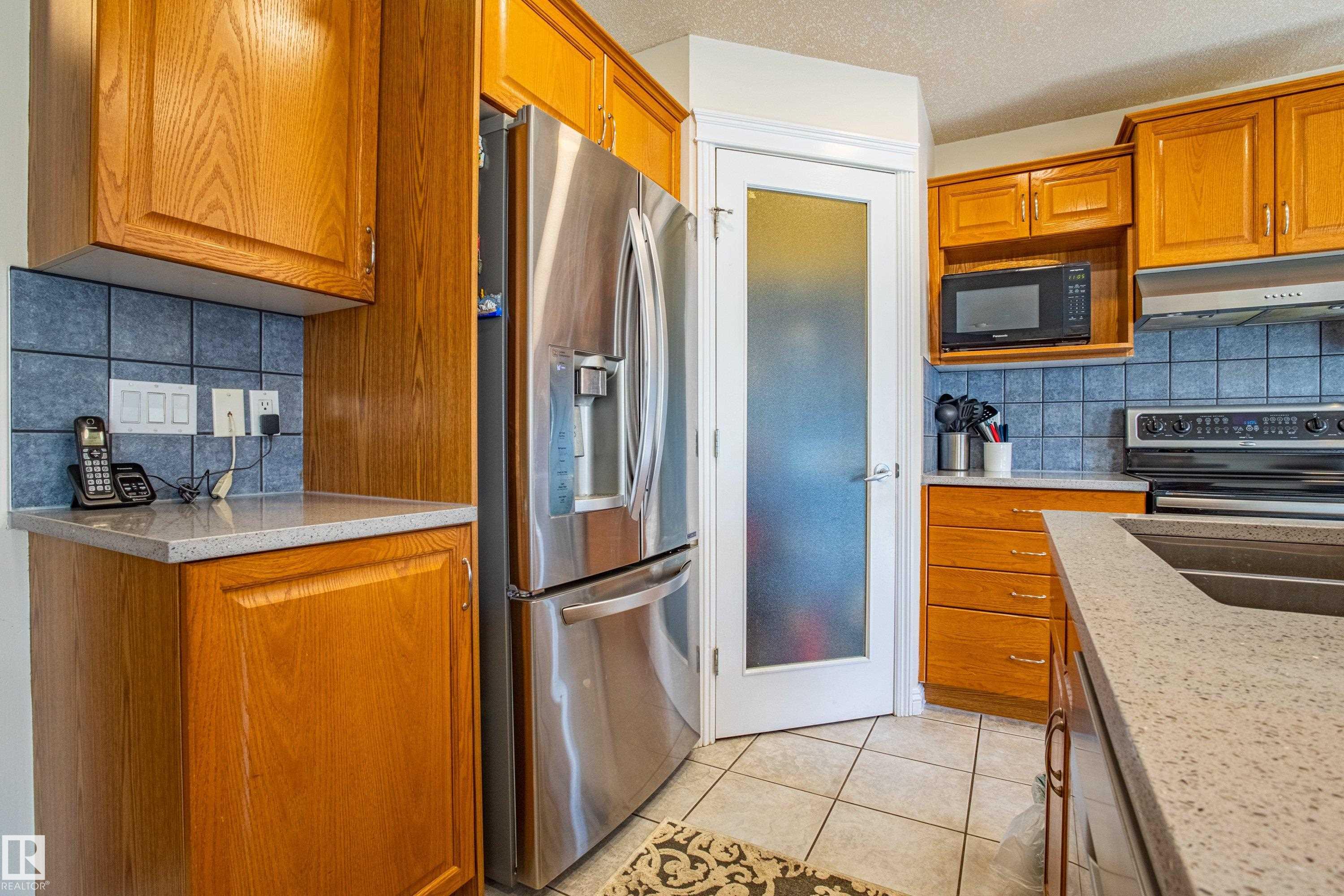 Photo 11 at 1119 114 Street SW, Rutherford, Edmonton