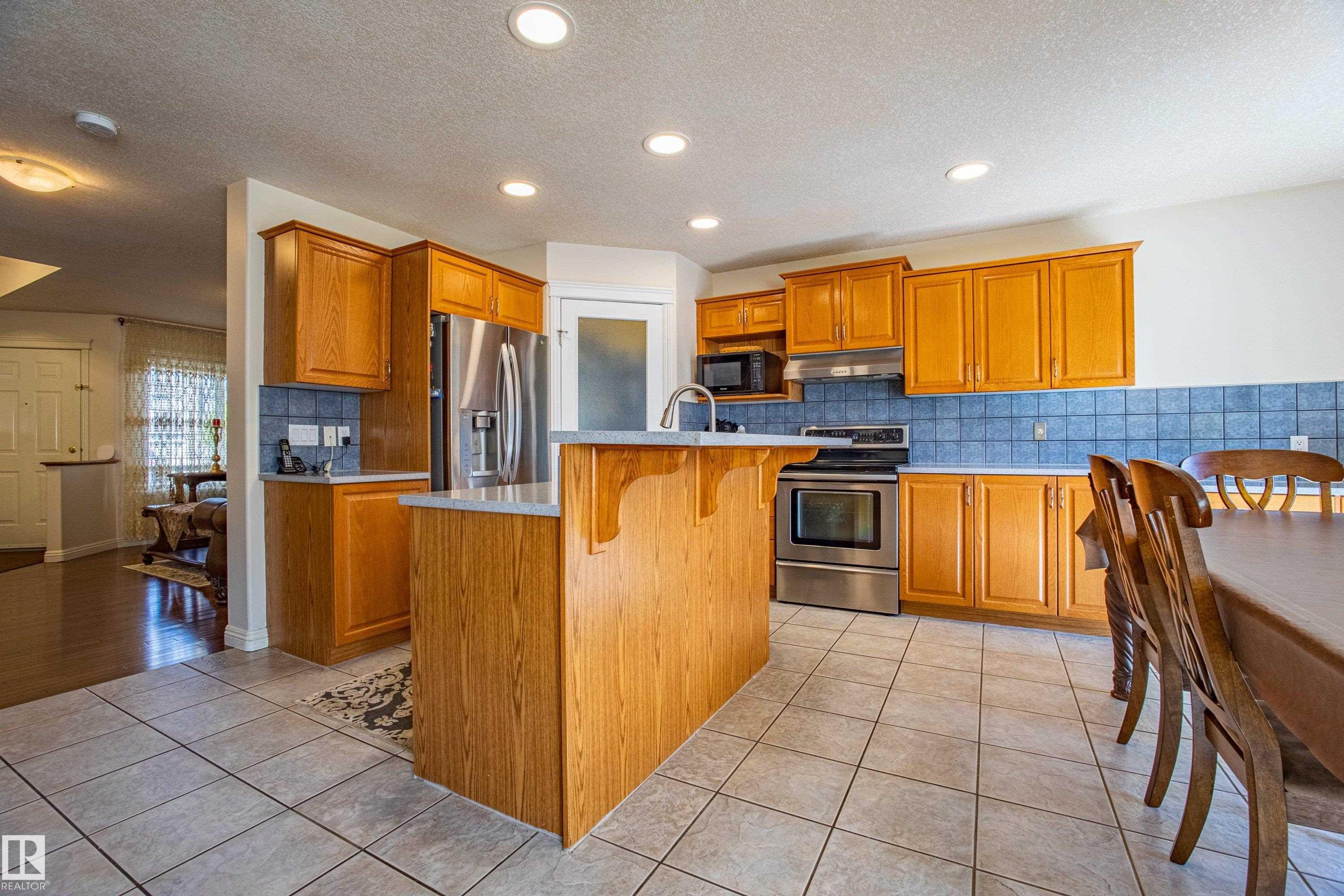 Photo 8 at 1119 114 Street SW, Rutherford, Edmonton