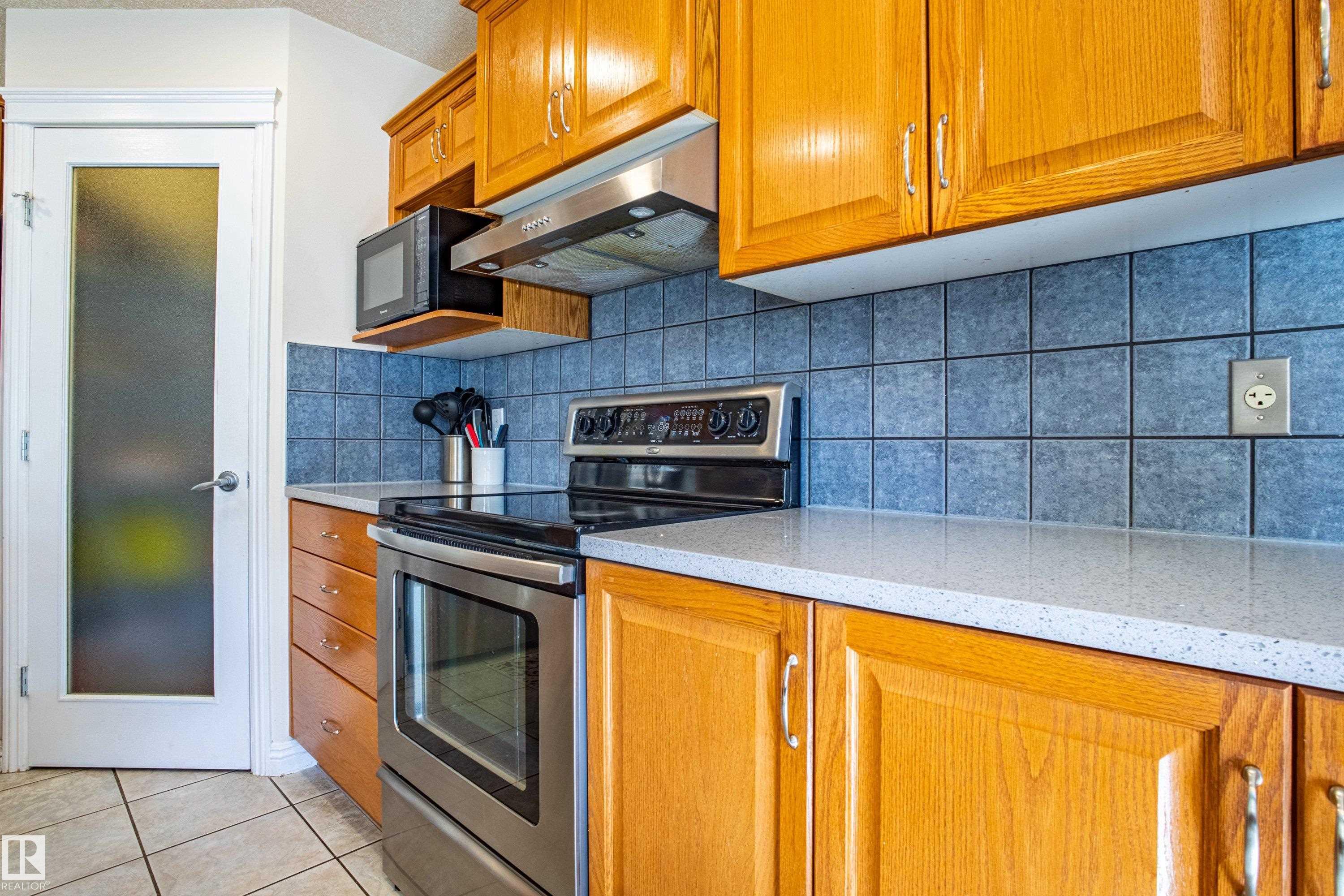 Photo 10 at 1119 114 Street SW, Rutherford, Edmonton