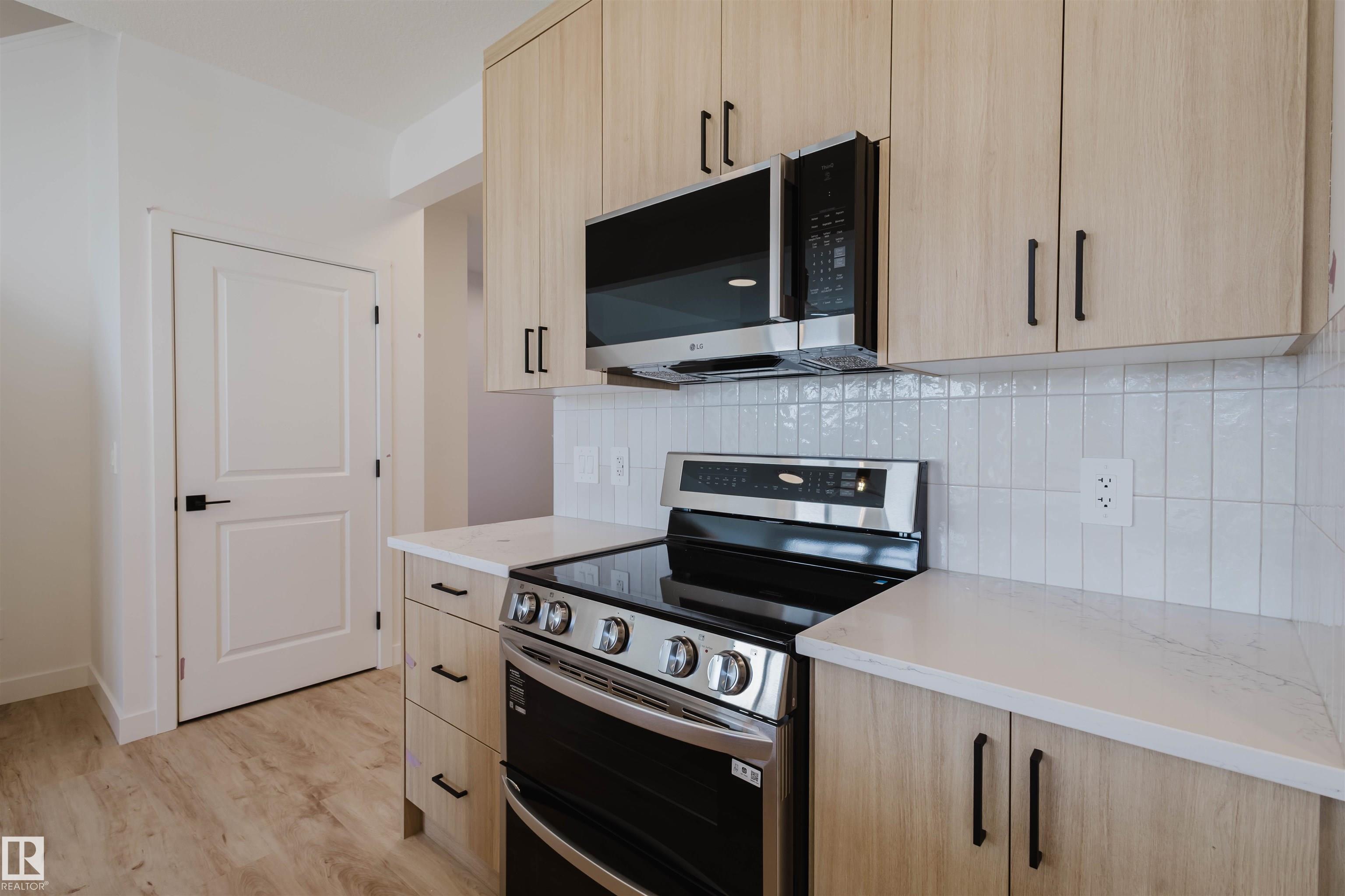 Photo 11 at 41 Chartres Close, Chérot, St. Albert