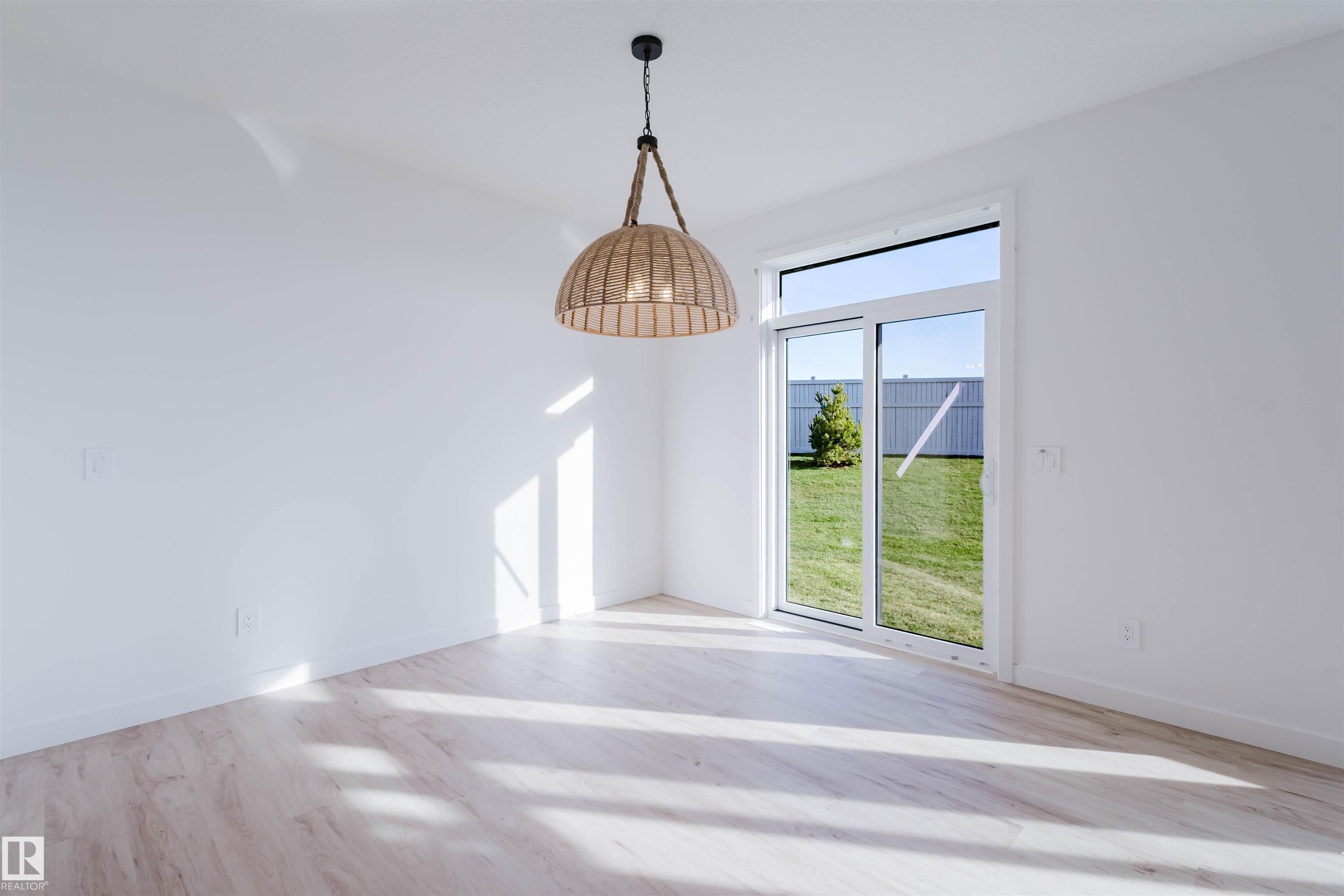 Photo 14 at 41 Chartres Close, Chérot, St. Albert