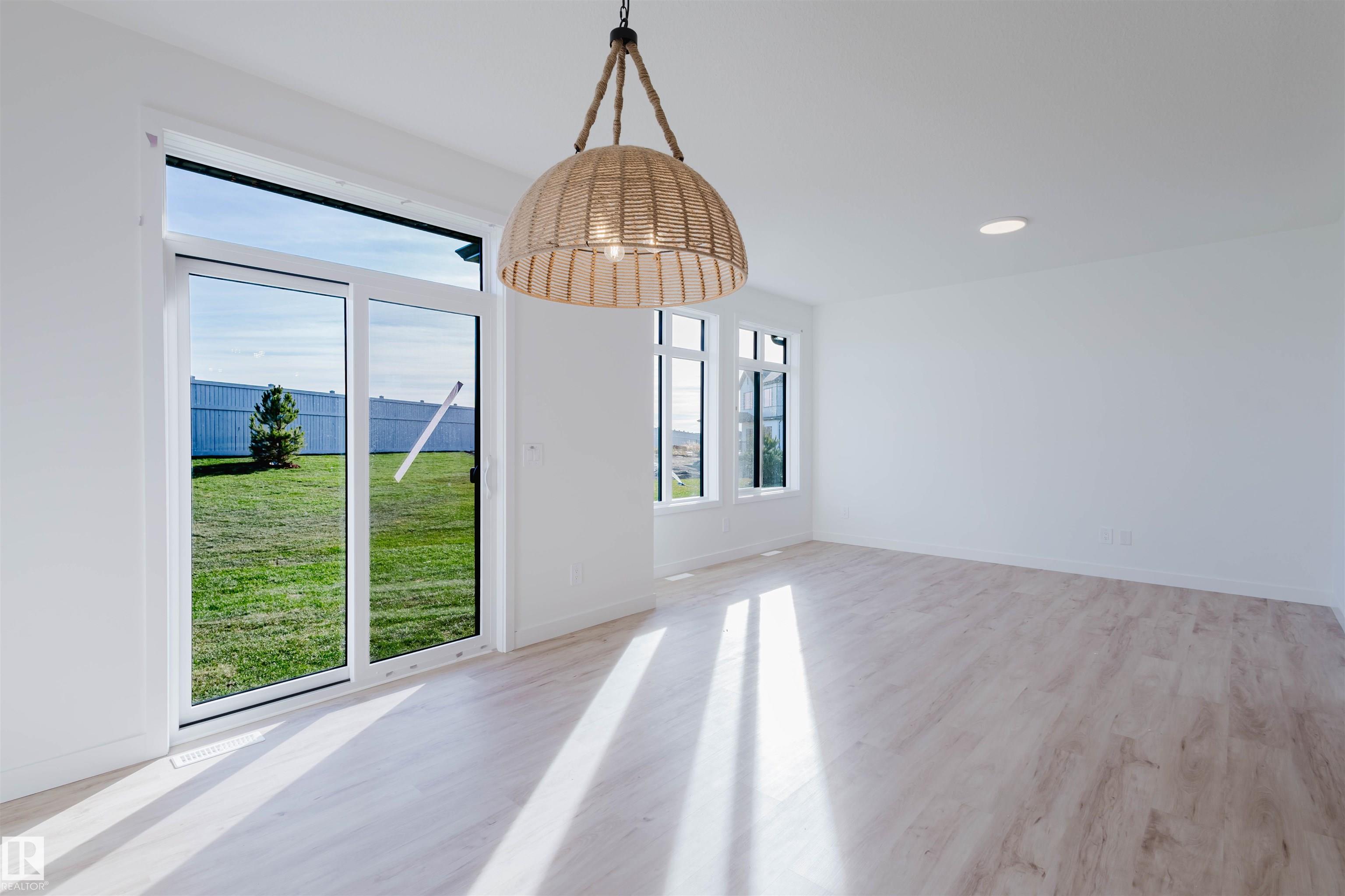 Photo 18 at 41 Chartres Close, Chérot, St. Albert