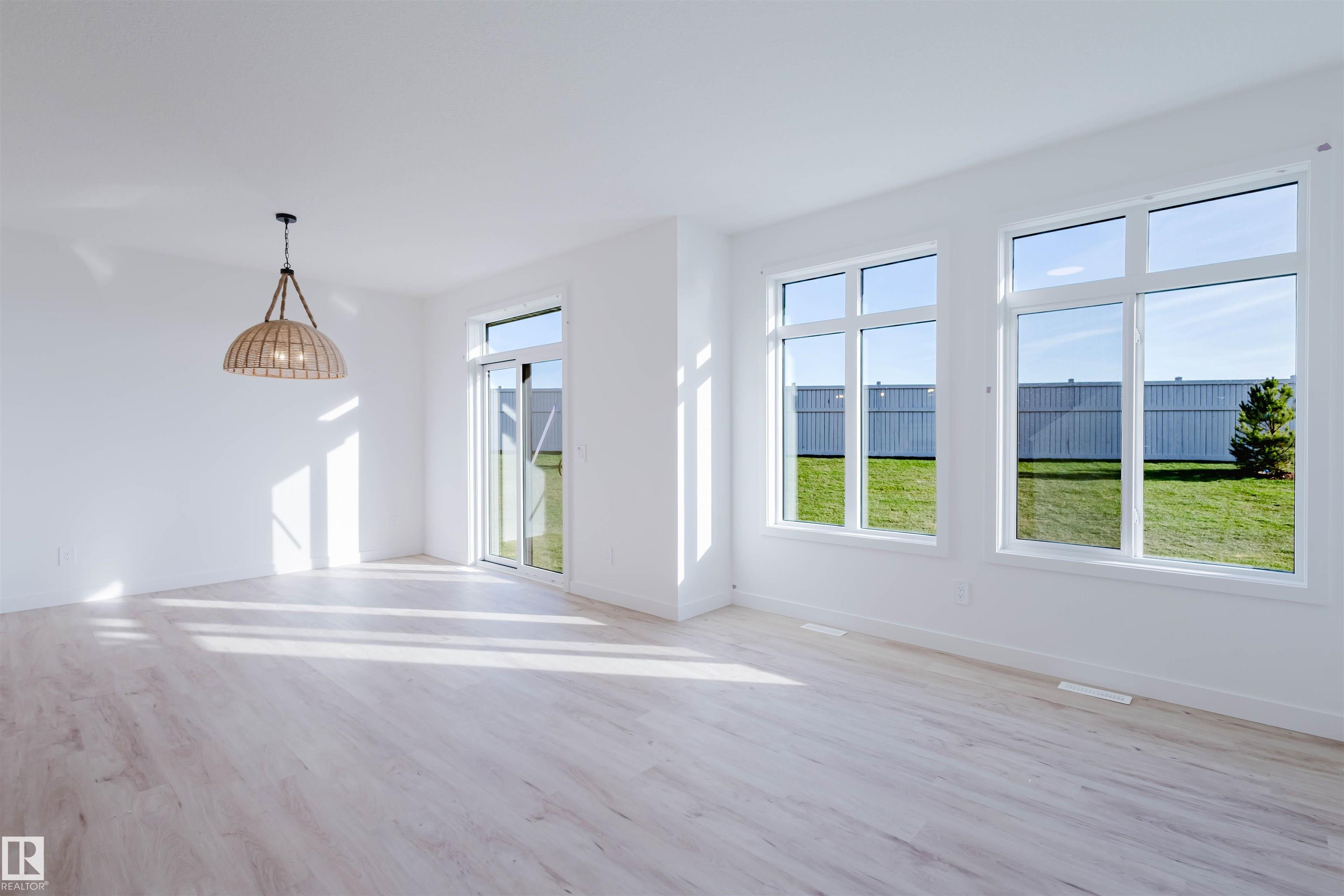 Photo 20 at 41 Chartres Close, Chérot, St. Albert