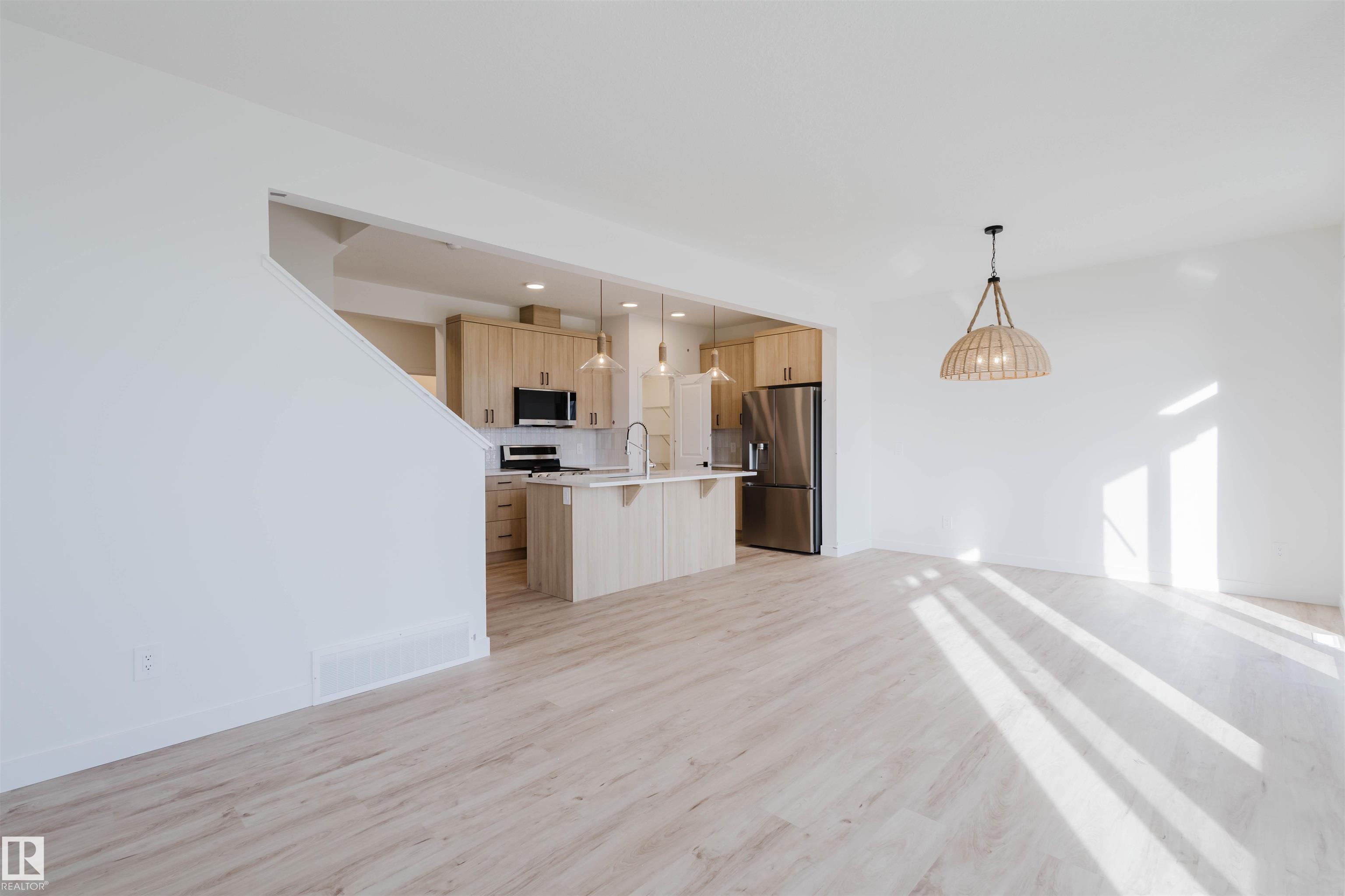 Photo 21 at 41 Chartres Close, Chérot, St. Albert