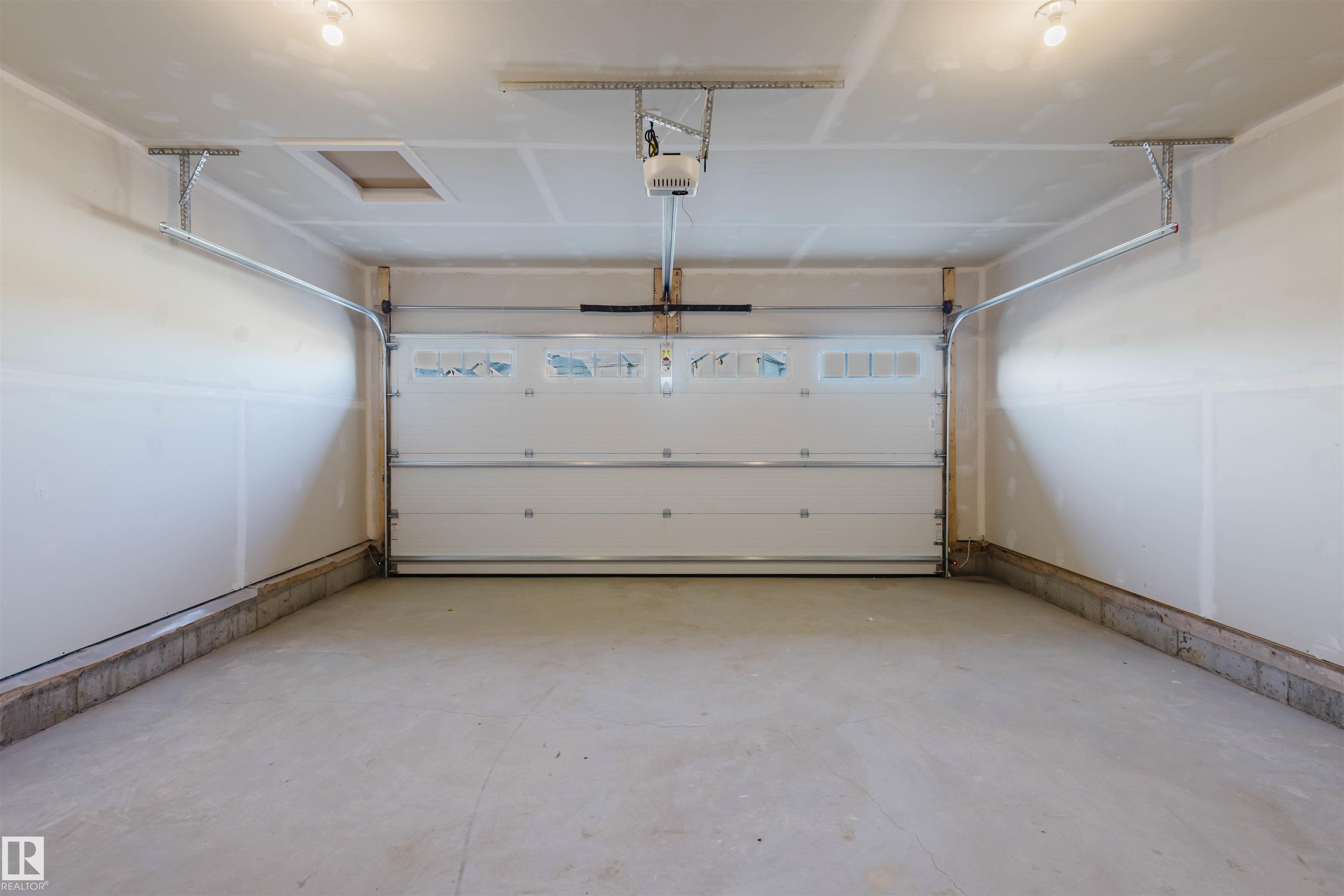 Photo 6 at 41 Chartres Close, Chérot, St. Albert