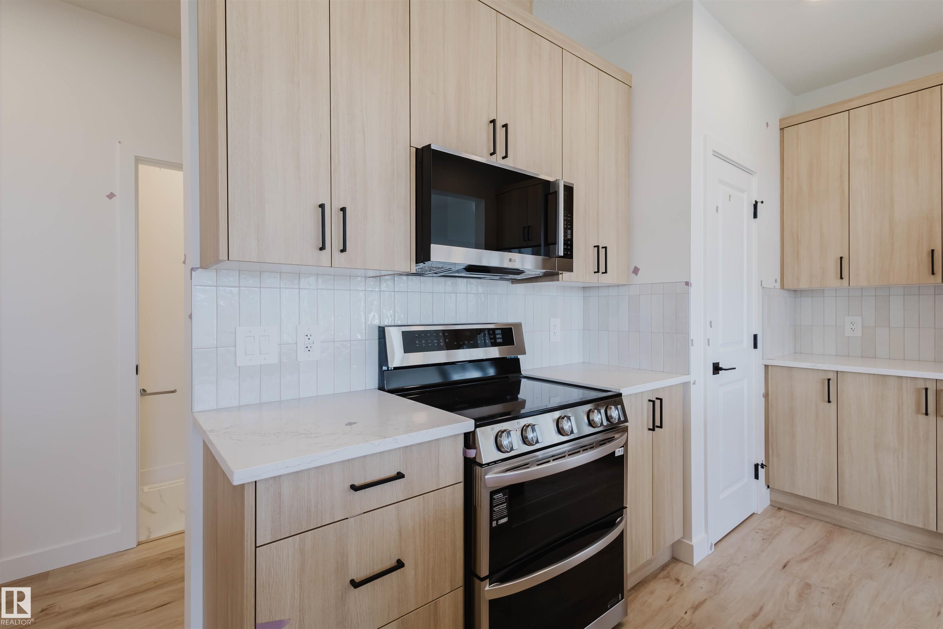 Photo 9 at 41 Chartres Close, Chérot, St. Albert