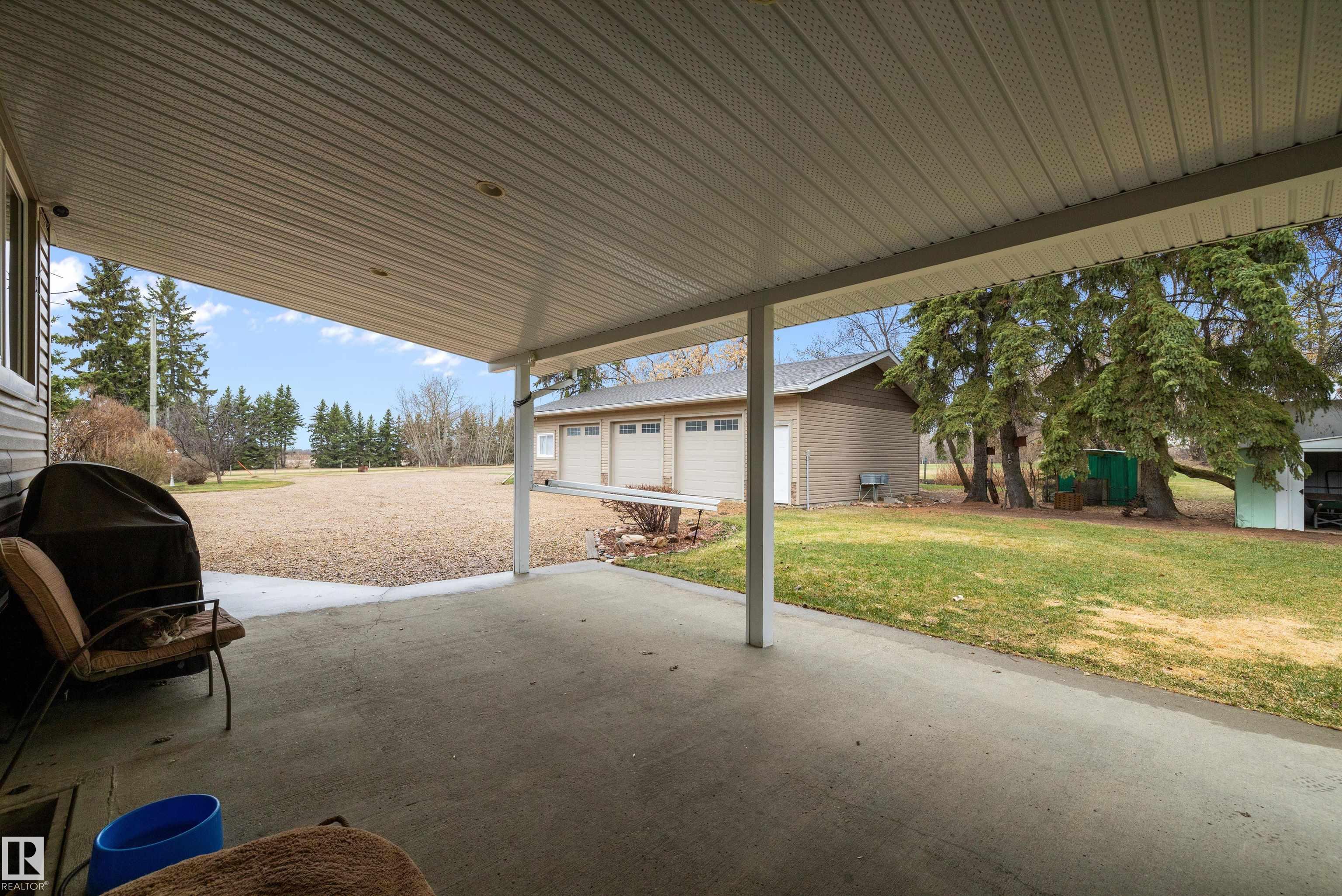 Photo 12 at 55518 Rge Road 250, None, Rural Sturgeon County