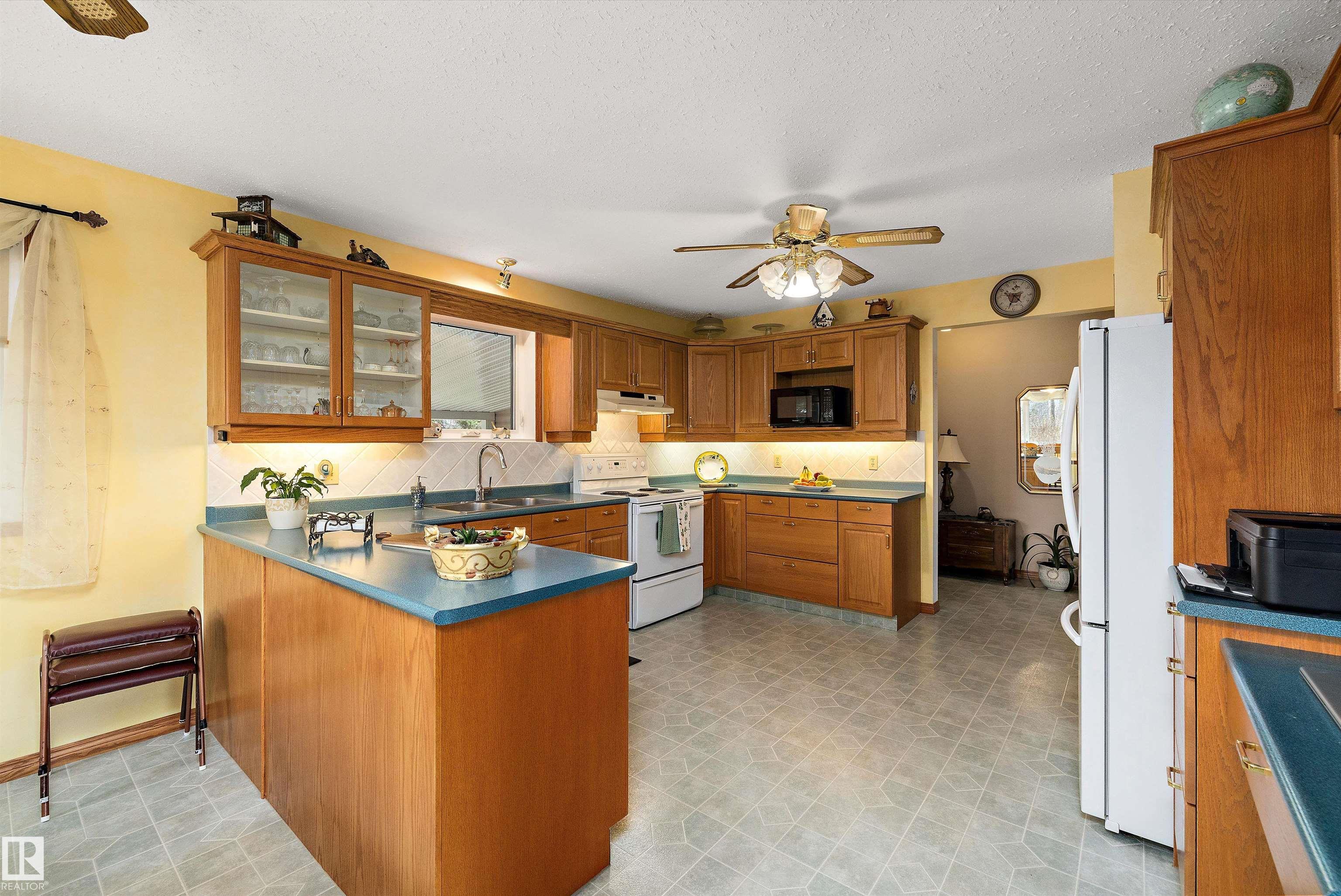 Photo 14 at 55518 Rge Road 250, None, Rural Sturgeon County