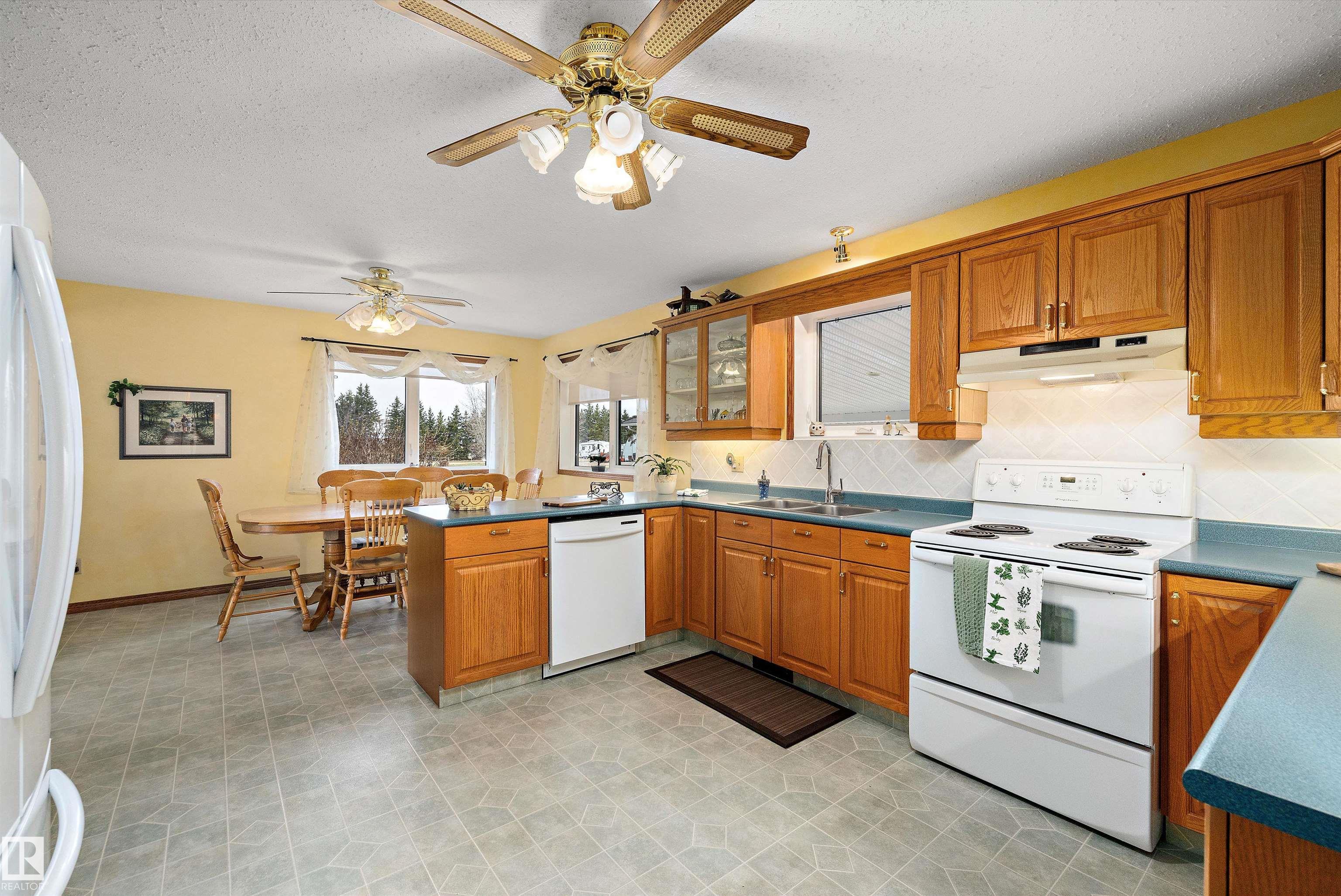 Photo 18 at 55518 Rge Road 250, None, Rural Sturgeon County