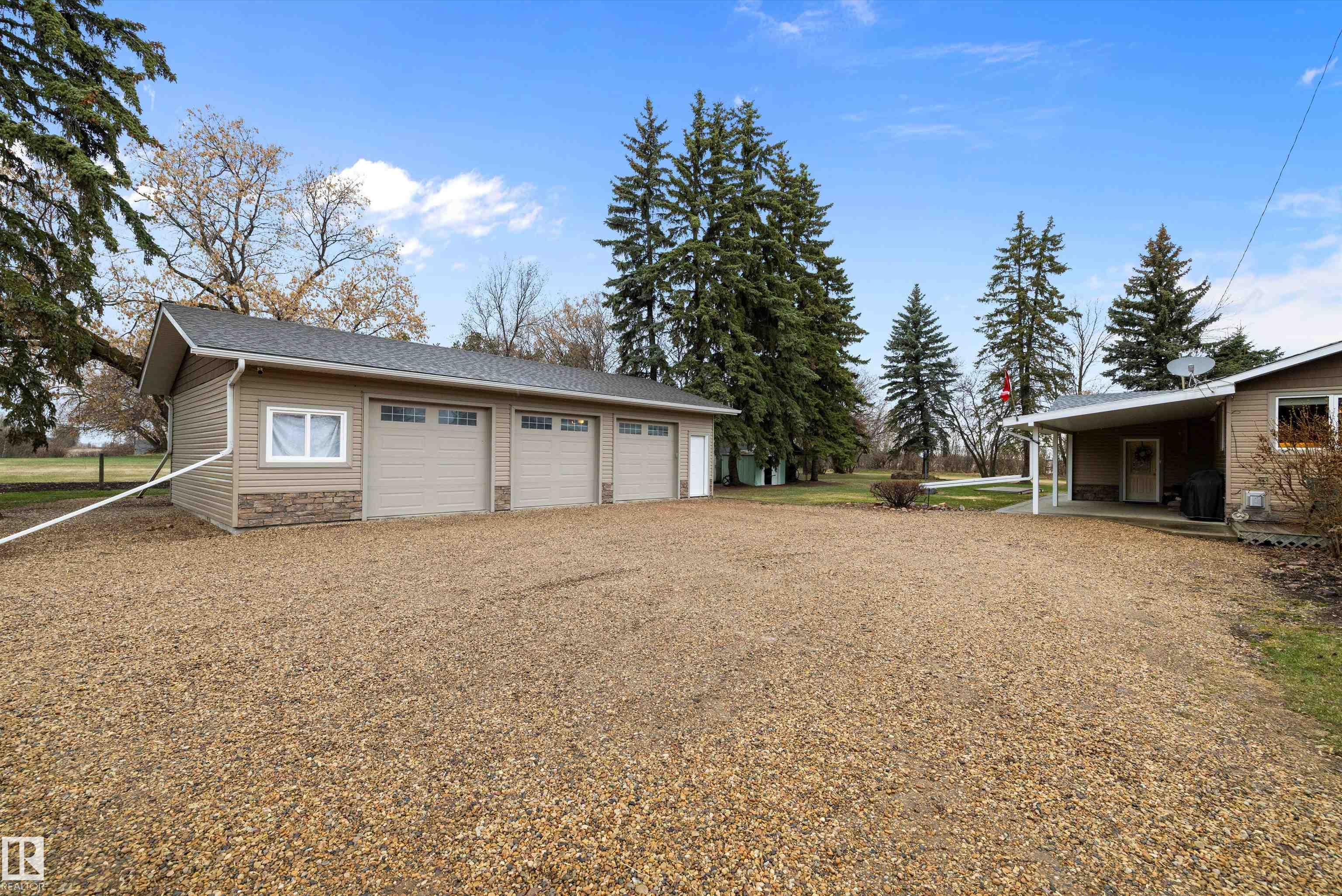 Photo 10 at 55518 Rge Road 250, None, Rural Sturgeon County