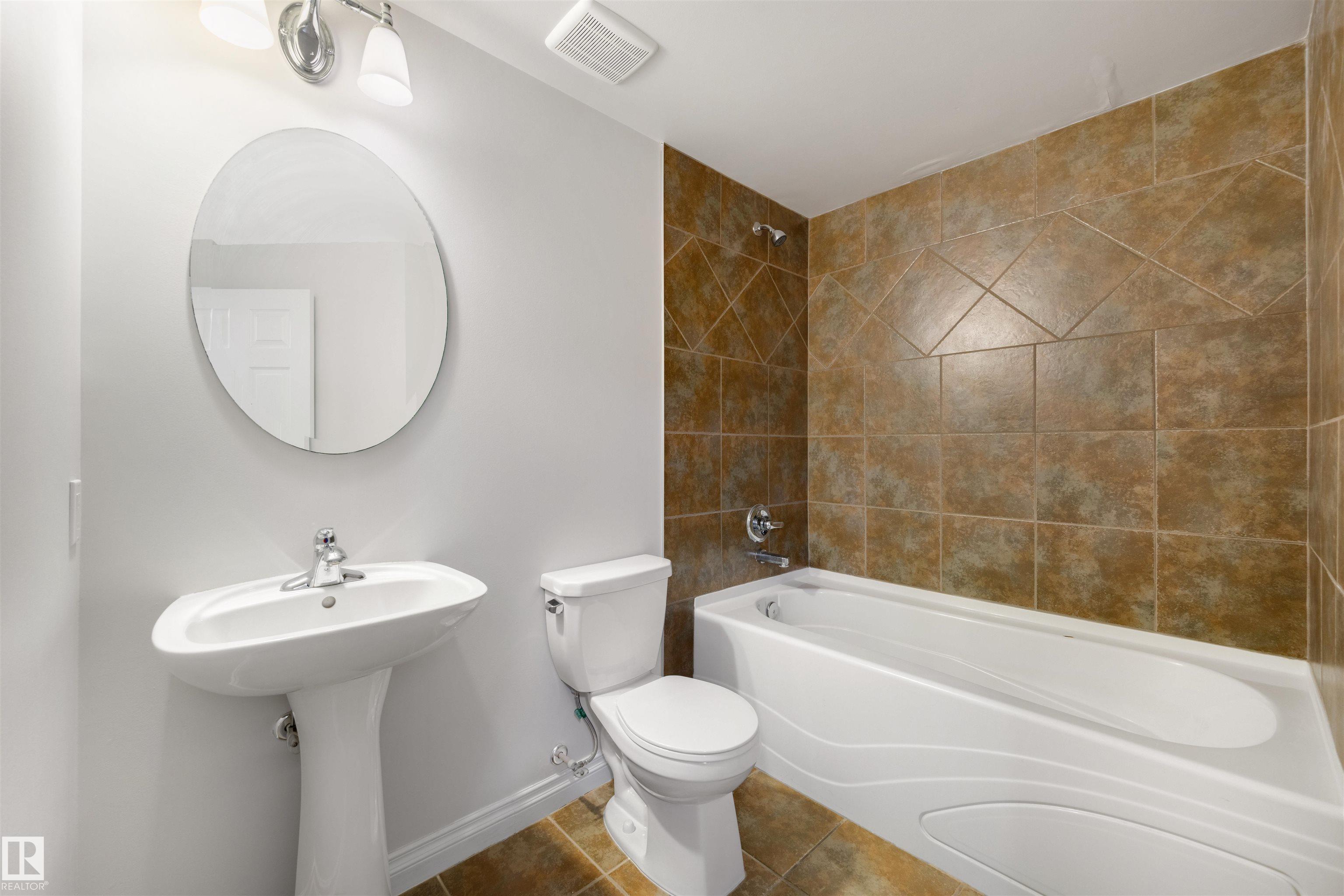 Photo 6 at 305 - 9803 96a Street NW, Cloverdale, Edmonton