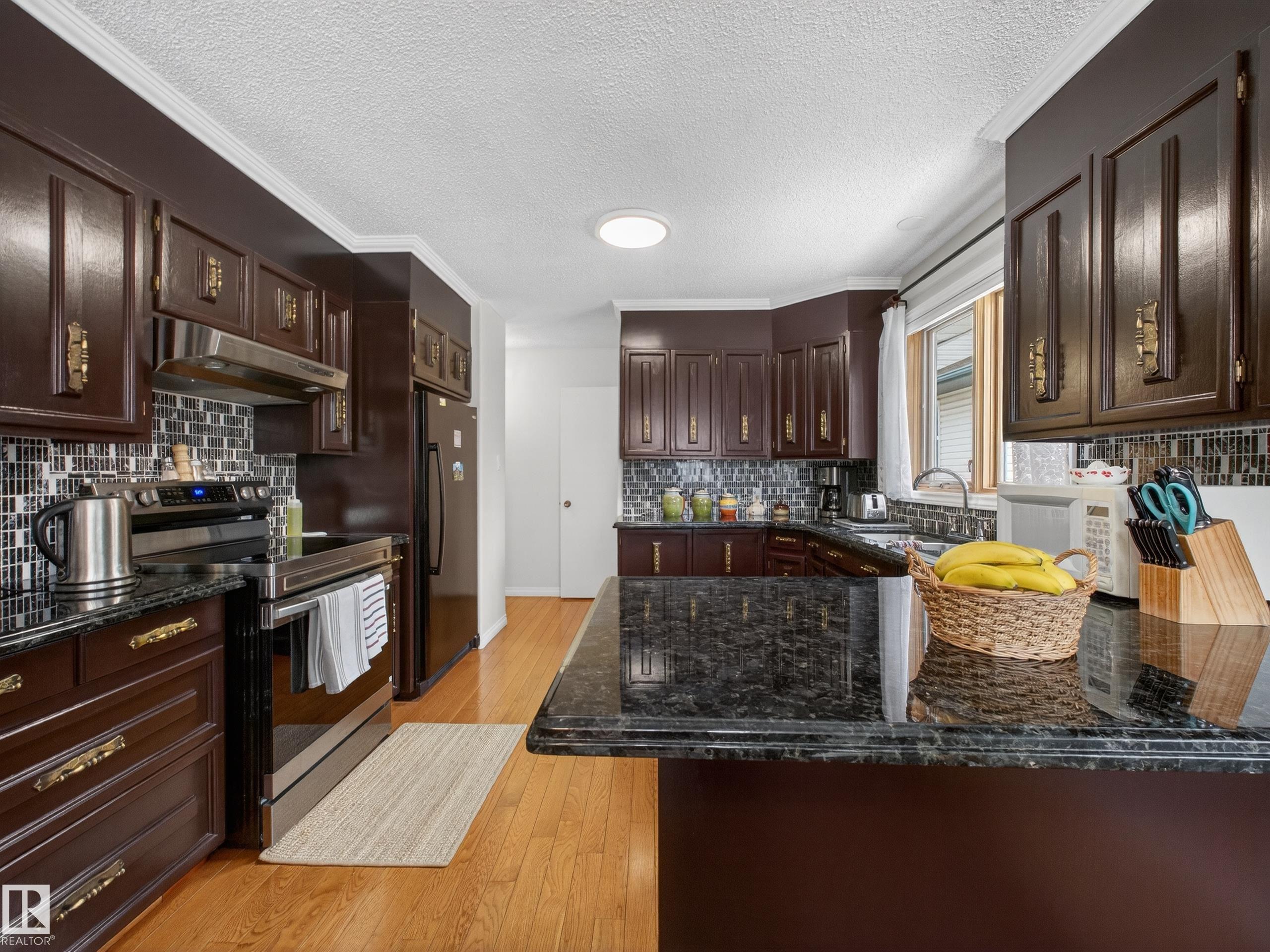 Photo 14 at 8906 83 Avenue NW, Bonnie Doon, Edmonton