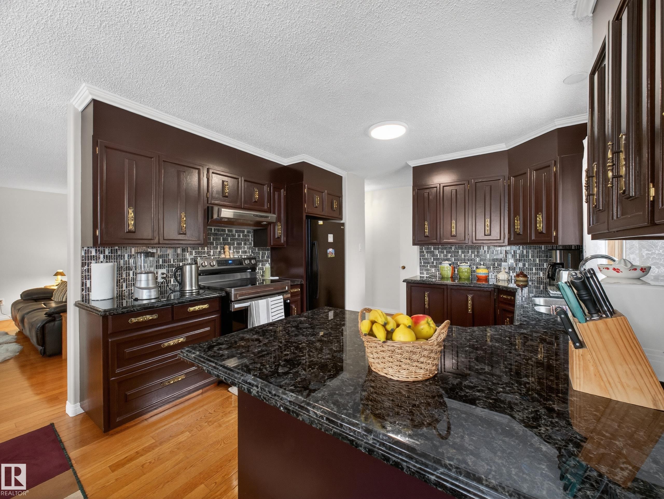 Photo 15 at 8906 83 Avenue NW, Bonnie Doon, Edmonton