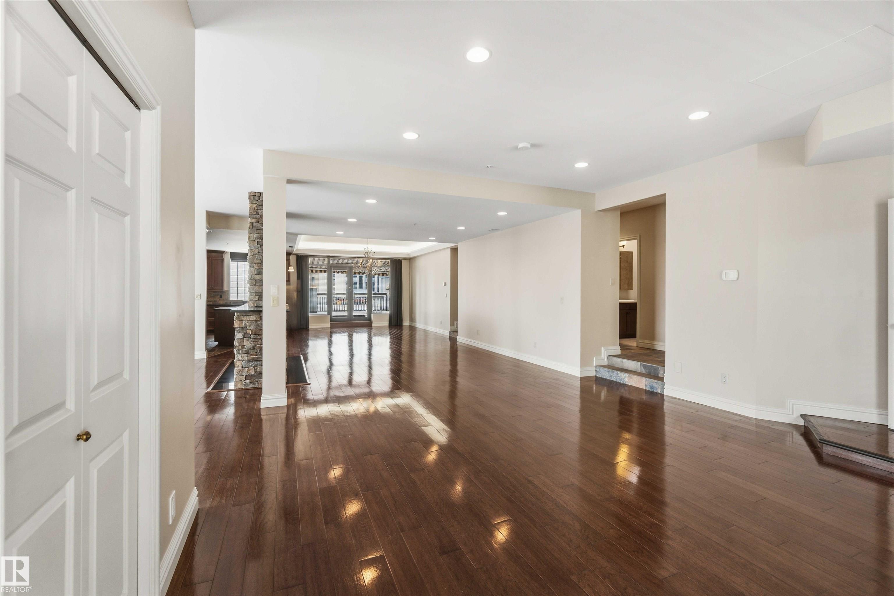 Photo 13 at 401 - 10009 102 Avenue NW, Downtown, Edmonton