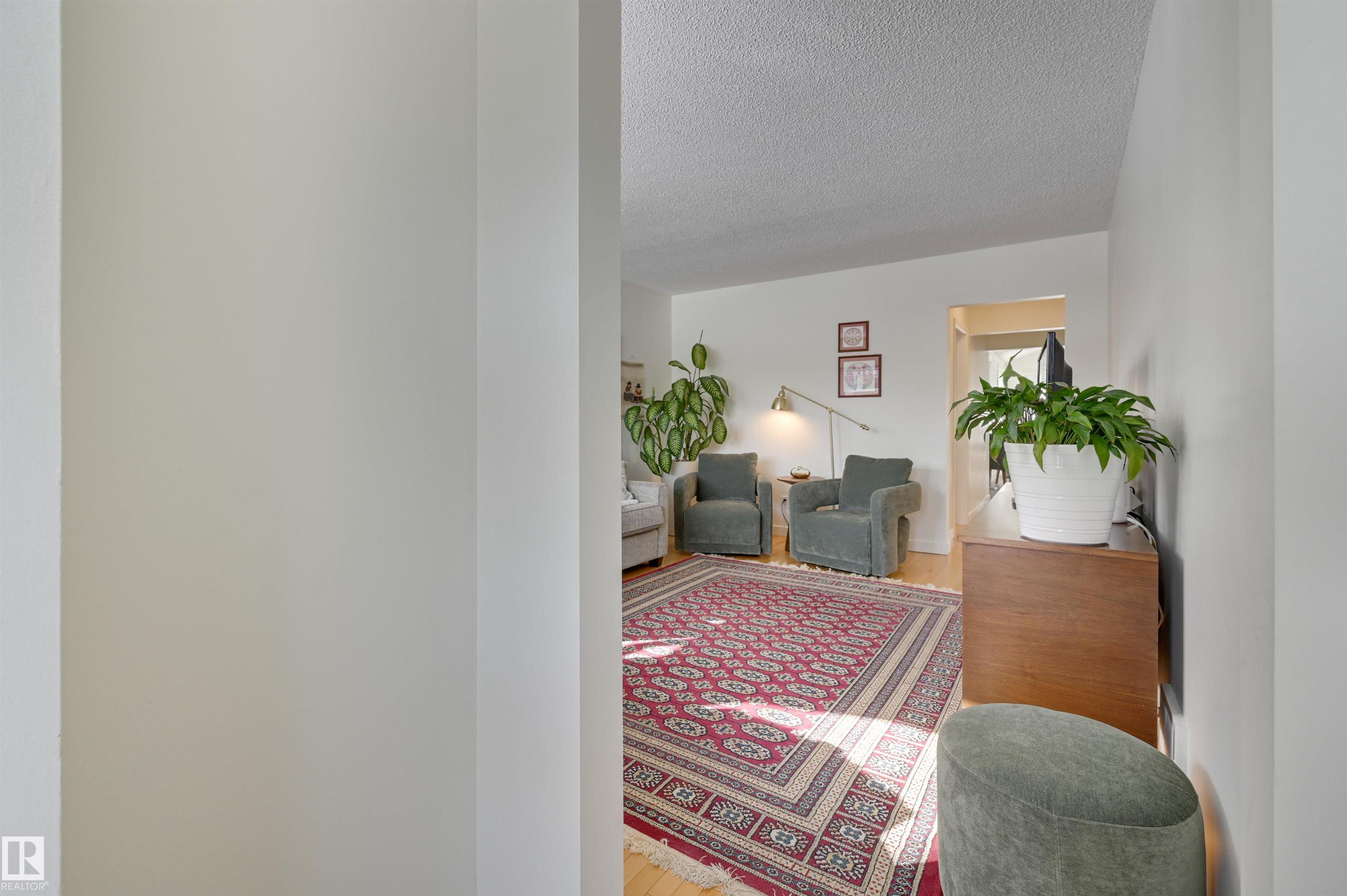 Photo 8 at 11116 52 Street NW, Highlands, Edmonton