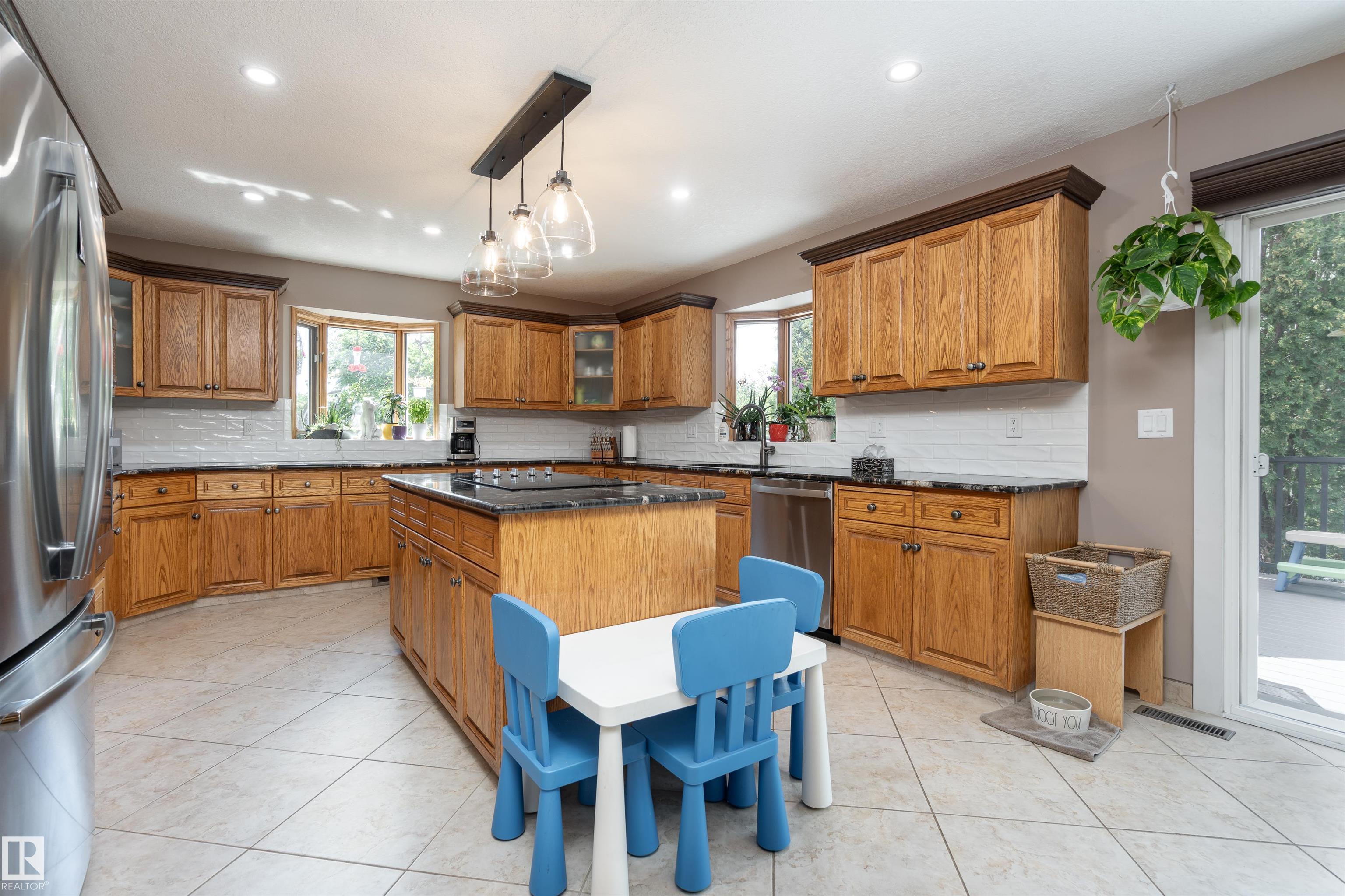 Photo 12 at 54224 Rge Road 245, Glenview Acres, Rural Sturgeon County