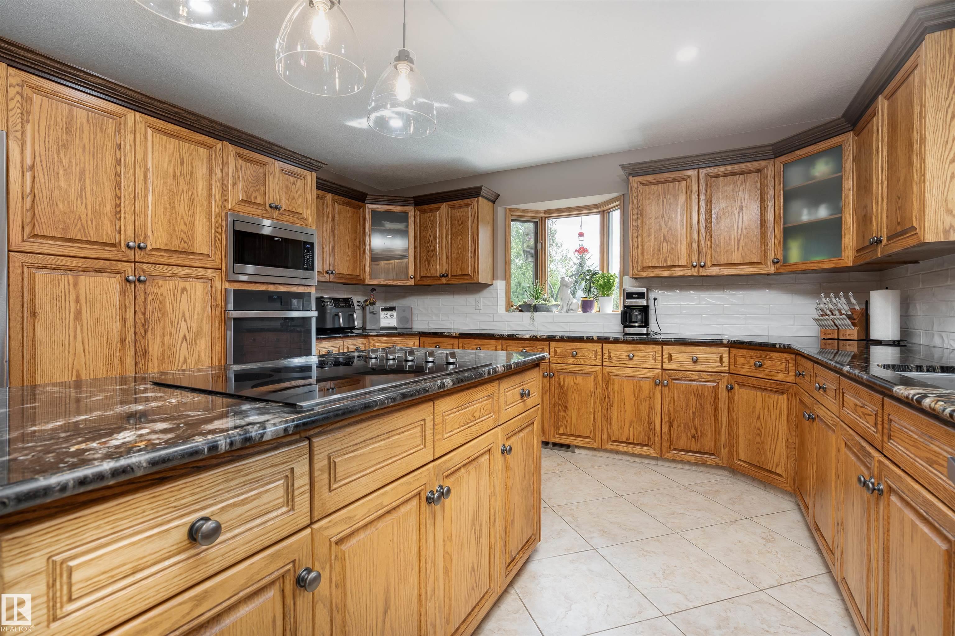 Photo 13 at 54224 Rge Road 245, Glenview Acres, Rural Sturgeon County