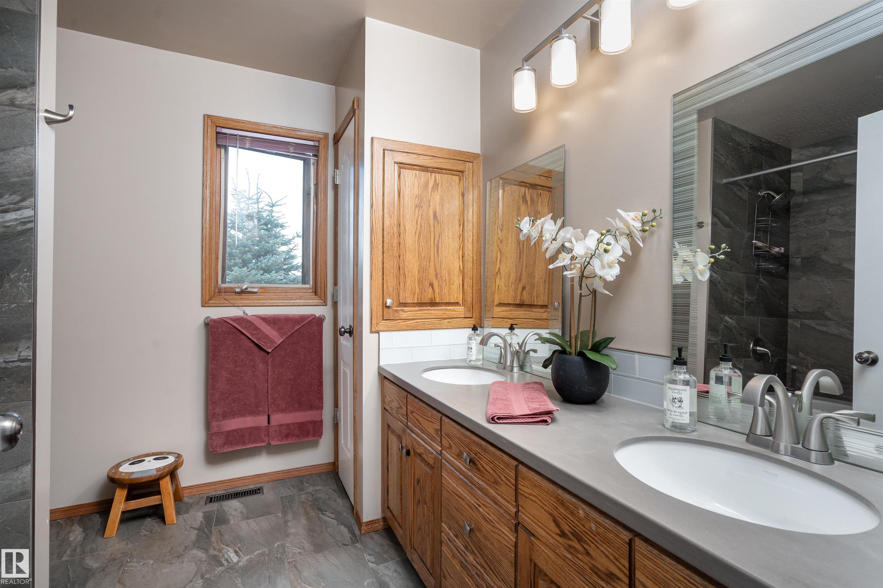 Photo 26 at 54224 Rge Road 245, Glenview Acres, Rural Sturgeon County