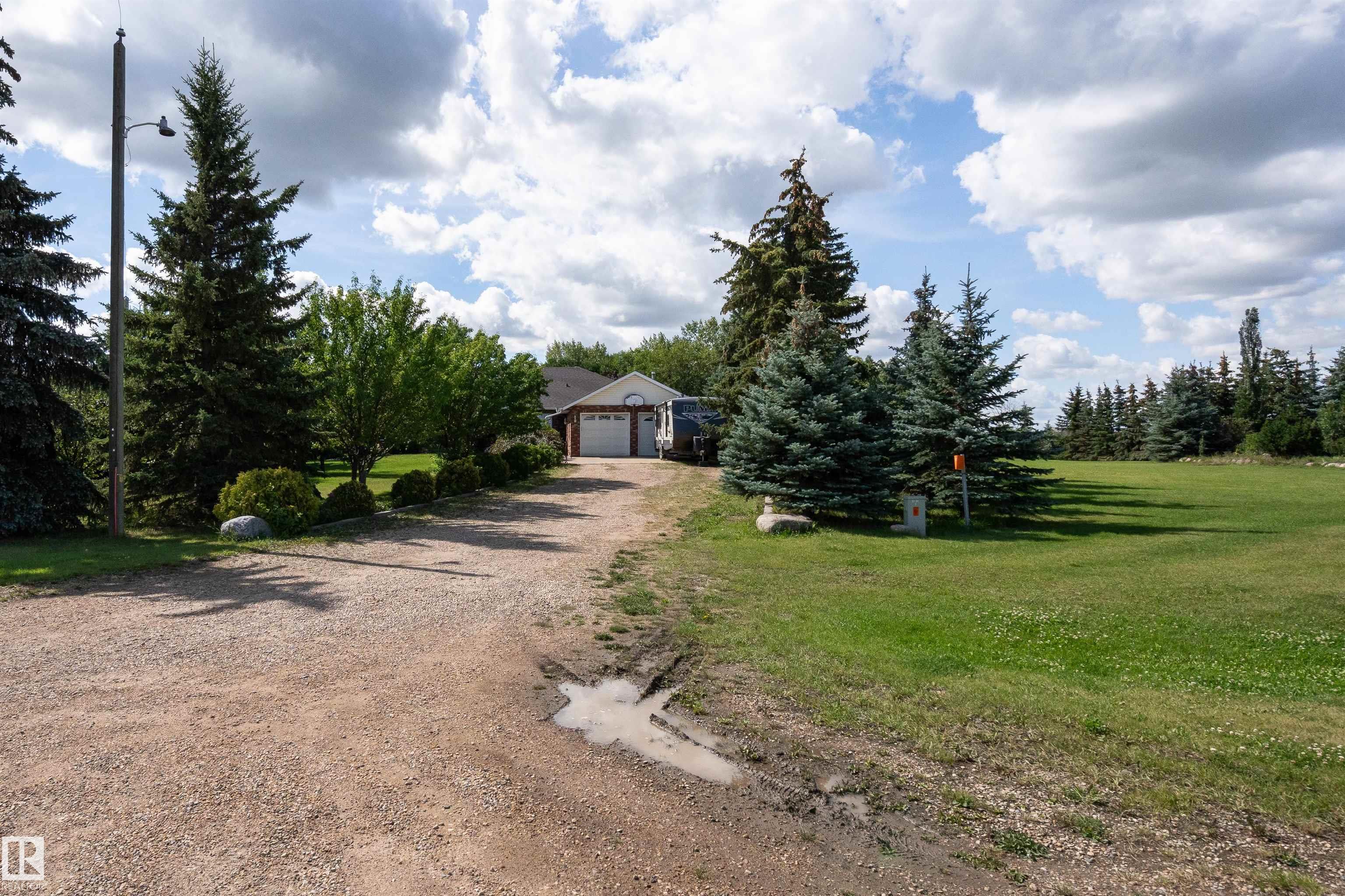 Photo 58 at 54224 Rge Road 245, Glenview Acres, Rural Sturgeon County