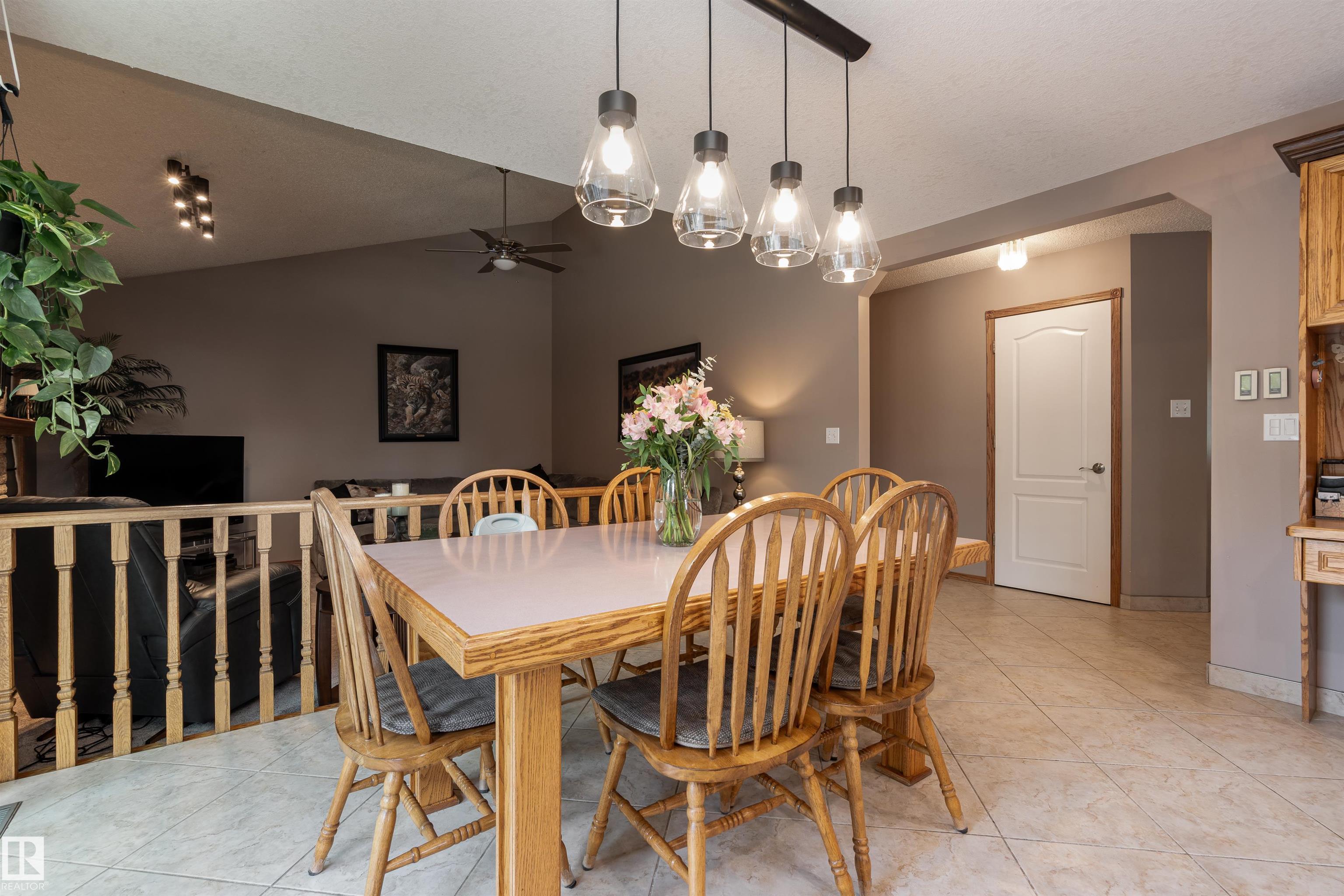 Photo 7 at 54224 Rge Road 245, Glenview Acres, Rural Sturgeon County