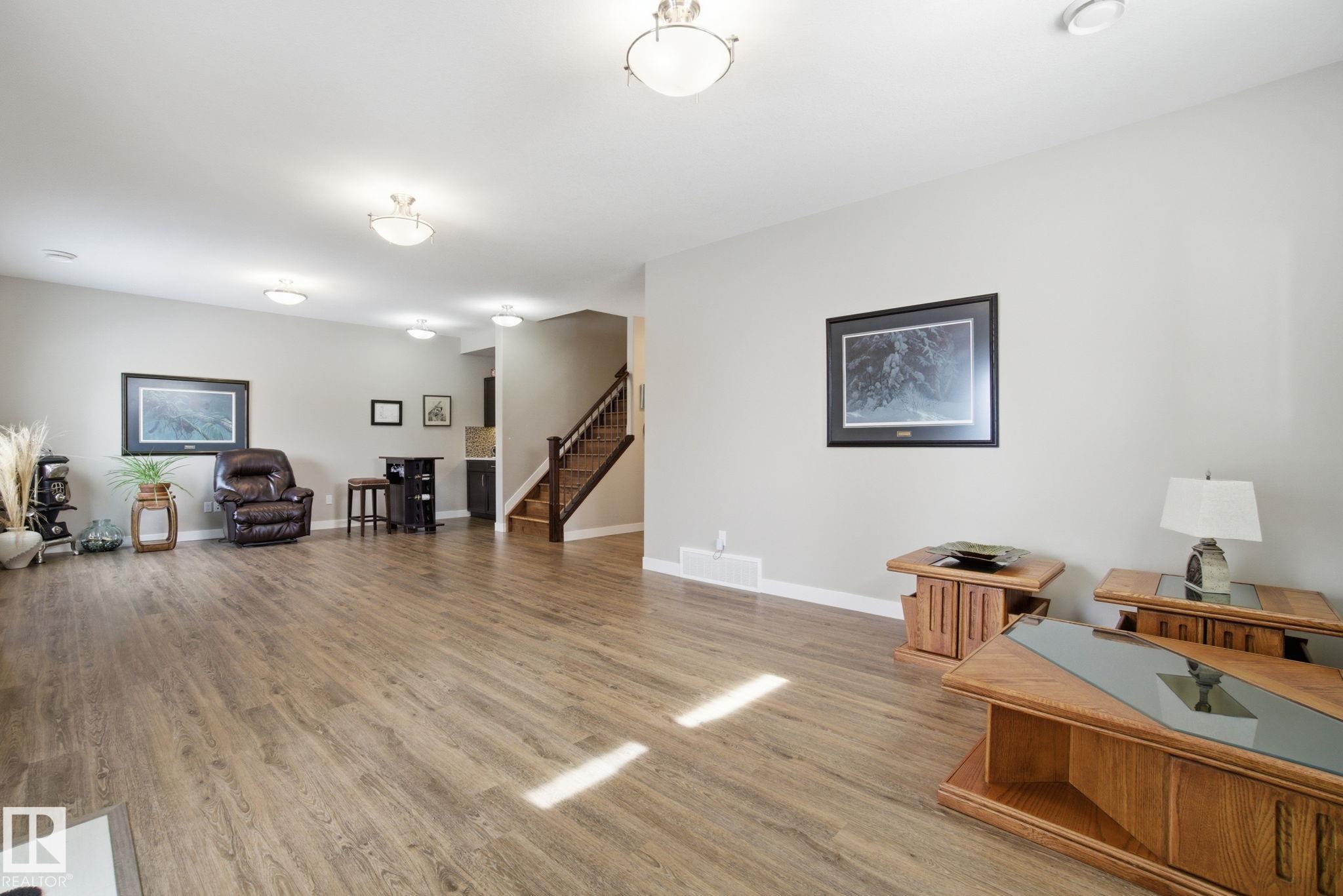 https://zimg.paragon.ice.com/ParagonImages/Property/PM/RAE/225392487/38/0/0/49d26c1f2d04ba8f6d5e6924db1ba562/1/717fe9429a39329a926c1bb406798d7c/225392487-5c79b3e4-dadf-4be5-8014-a8882548d819.JPG