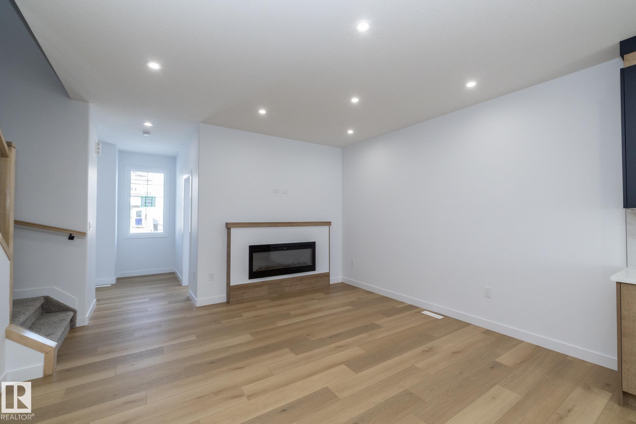 9811 106 Avenue, Morinville