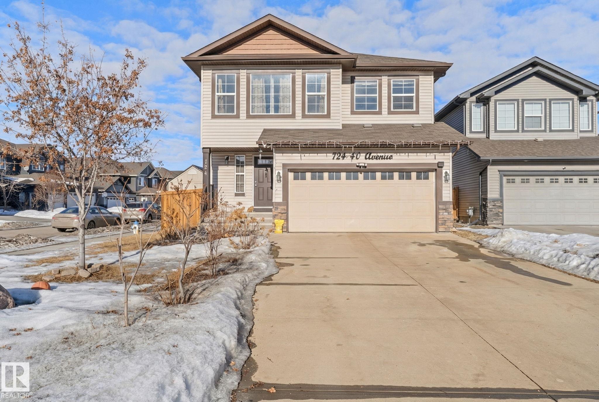 724 40 Avenue NW, Maple Crest, Edmonton