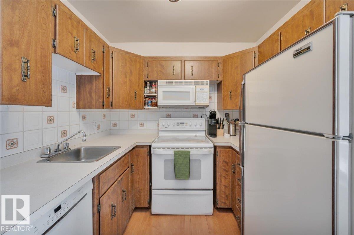 Photo 12 at 7934 81 Avenue NW, King Edward Park, Edmonton