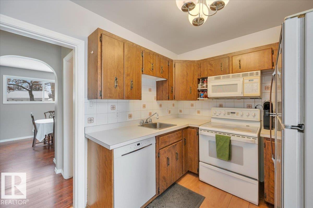 Photo 13 at 7934 81 Avenue NW, King Edward Park, Edmonton