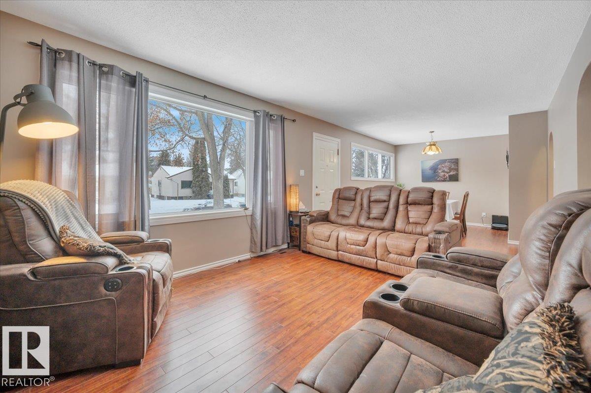 Photo 9 at 7934 81 Avenue NW, King Edward Park, Edmonton