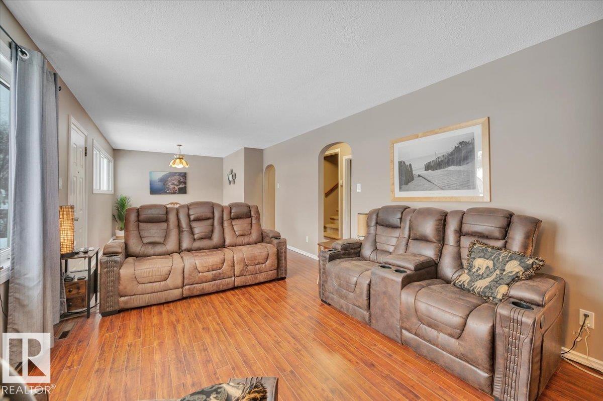 Photo 10 at 7934 81 Avenue NW, King Edward Park, Edmonton