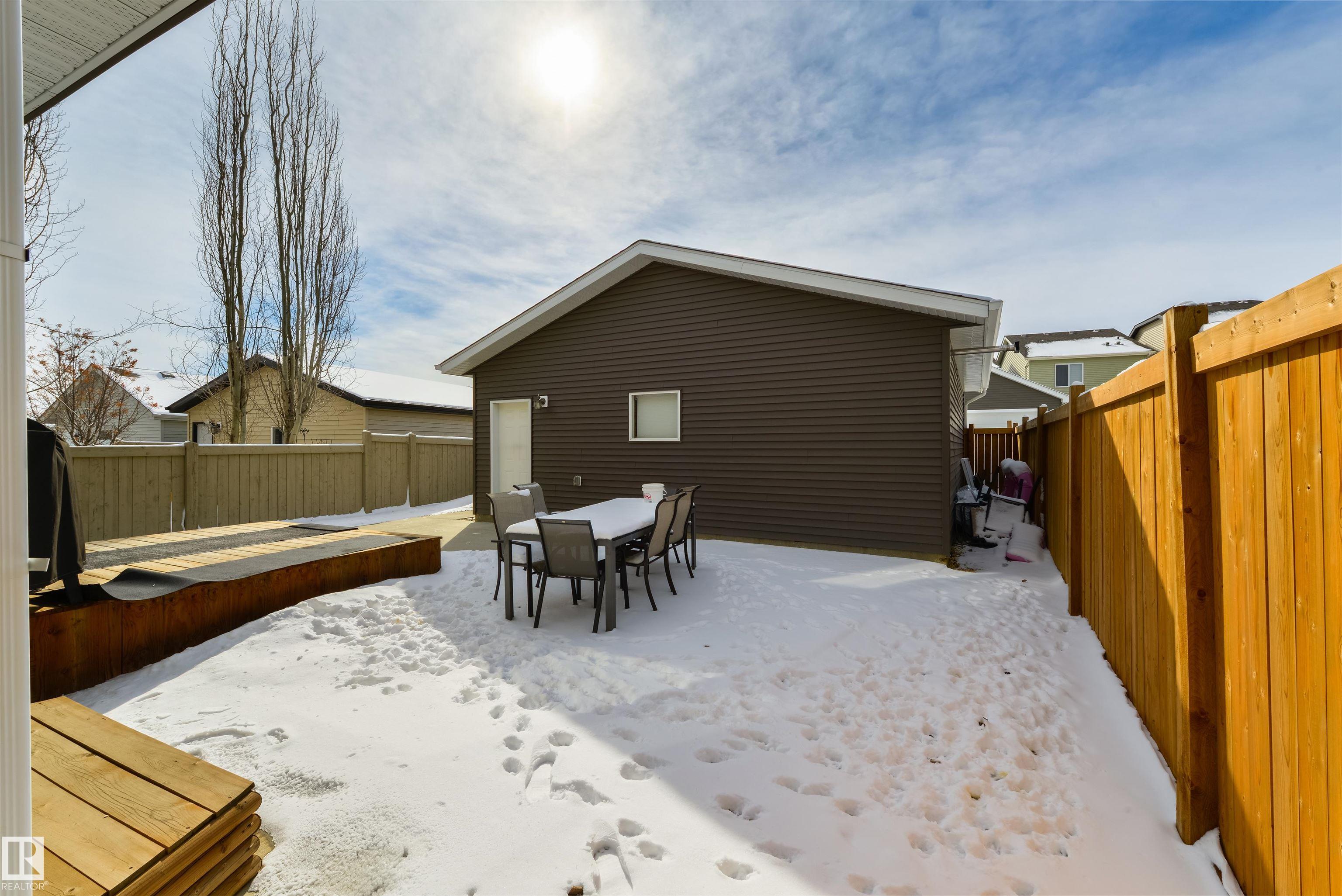 8333 Ellis Crescent NW, Edgemont, Edmonton