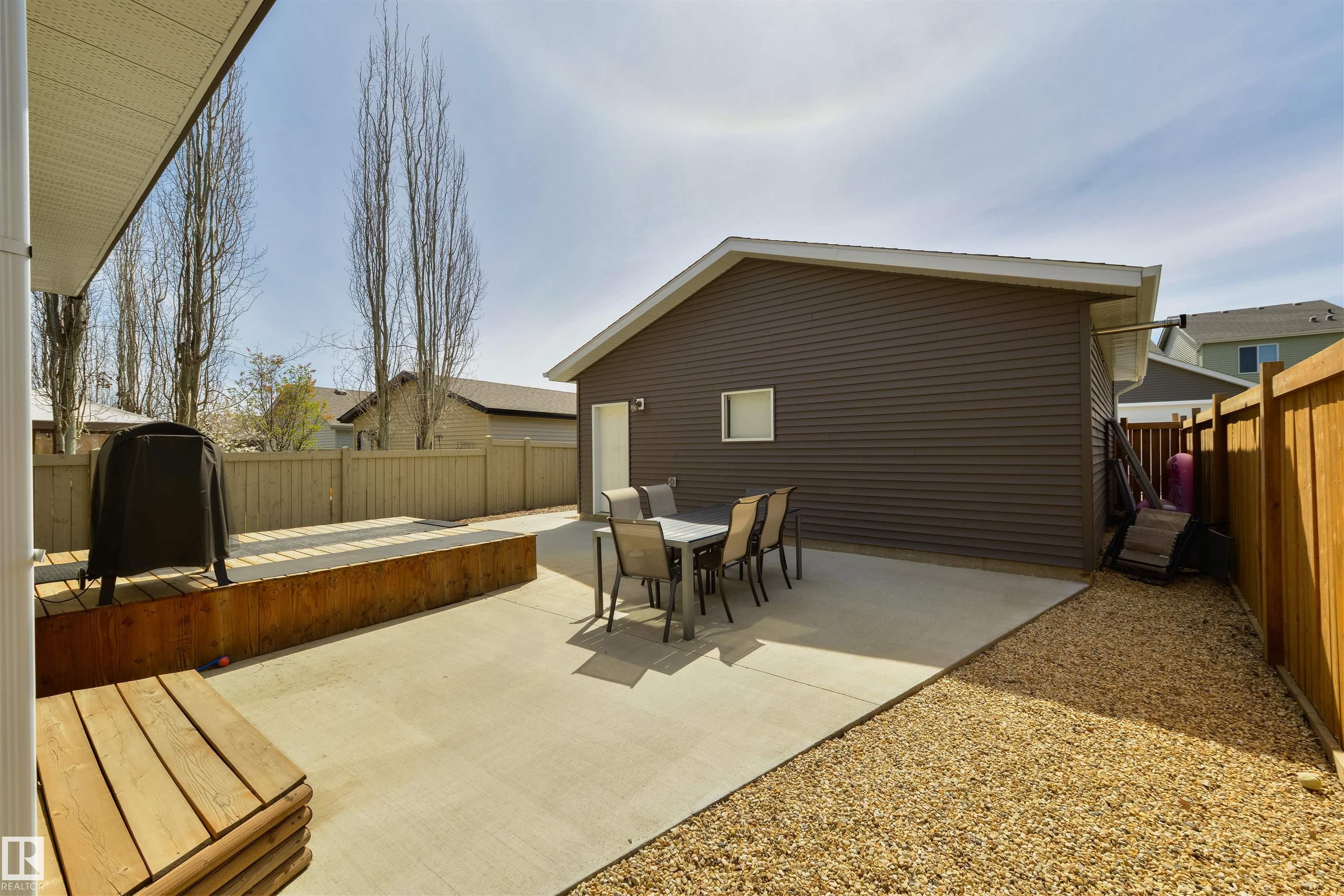 https://zimg.paragon.ice.com/ParagonImages/Property/PM/RAE/225392525/43/0/0/e37c761f82de243f22c2207772225ead/1/031abcc1e2c4a3089deae385f27210d6/225392525-5c202d42-dc75-4ffe-bb7f-2379e0c90b88.JPG
