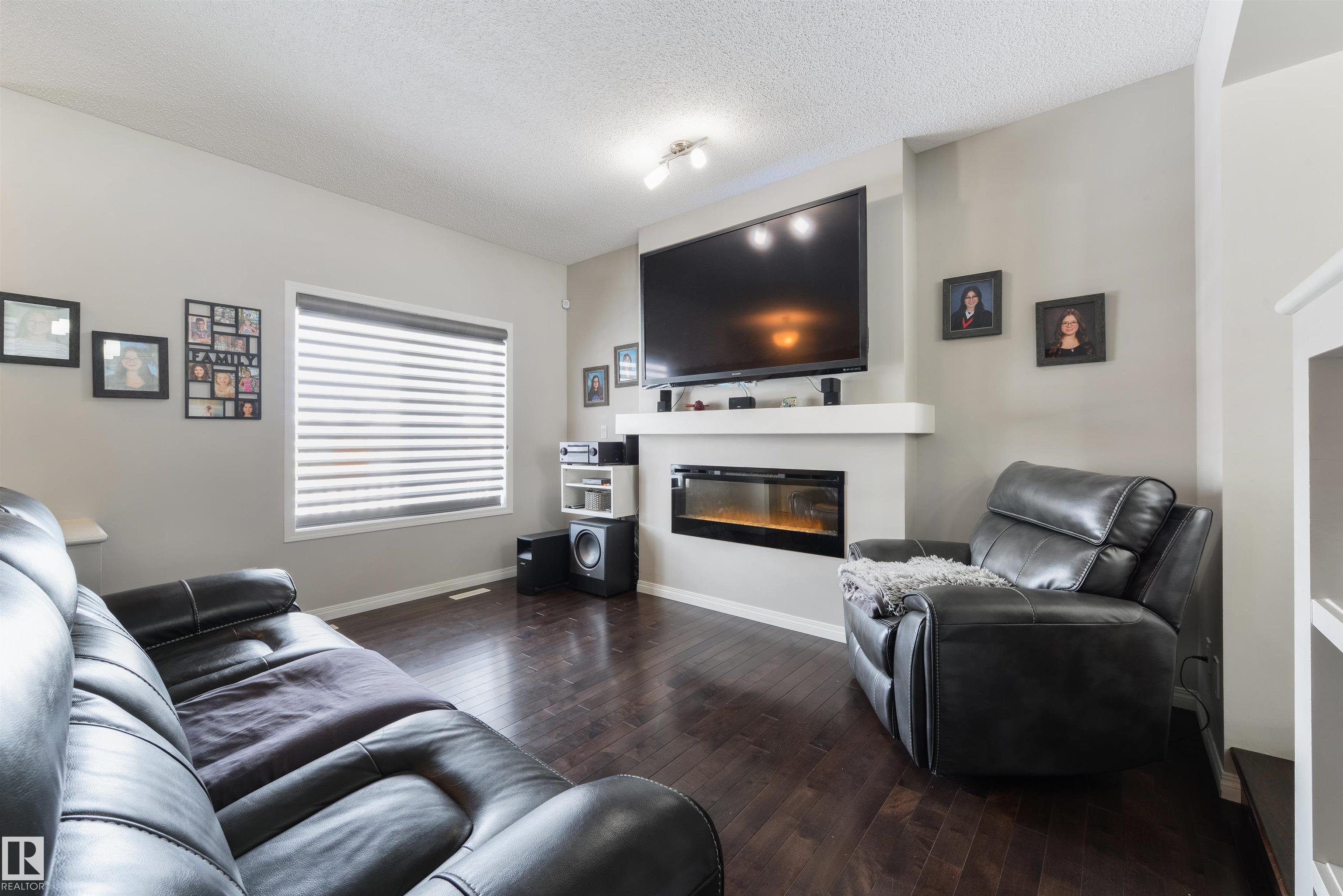 Photo 8 at 8333 Ellis Crescent NW, Edgemont, Edmonton