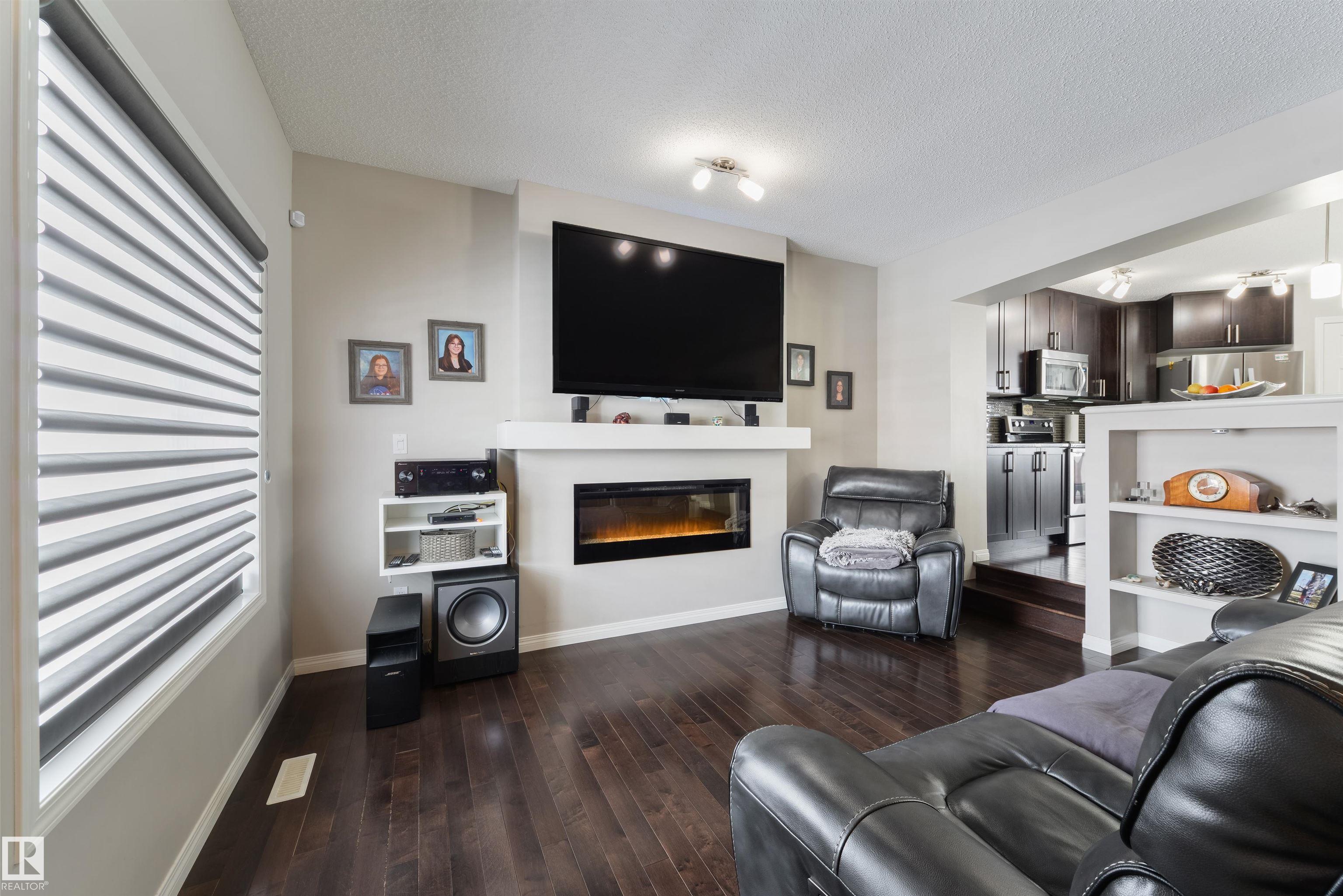 Photo 9 at 8333 Ellis Crescent NW, Edgemont, Edmonton