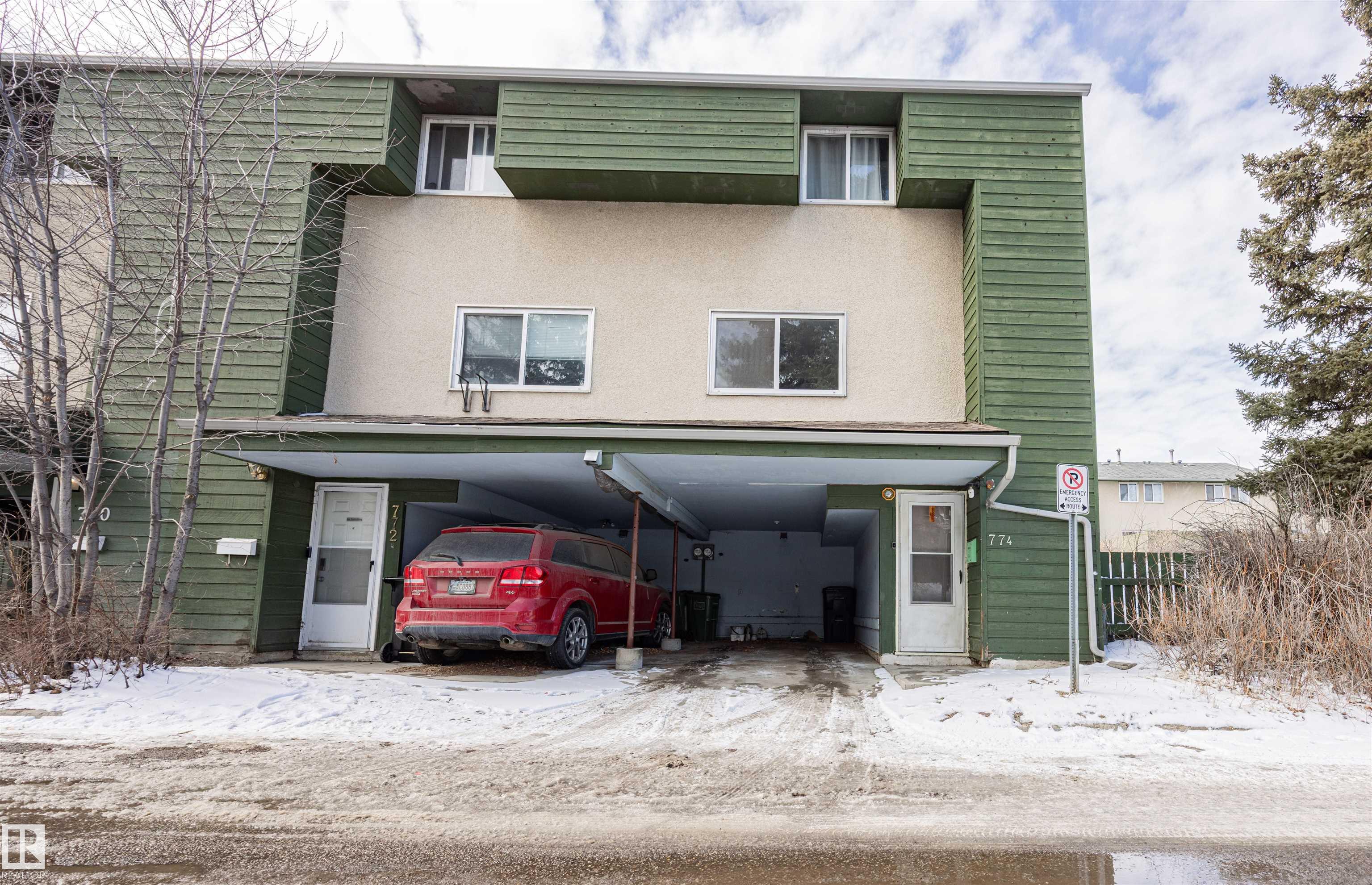 Photo 2 at 774 Abbottsfield Road NW, Abbottsfield, Edmonton