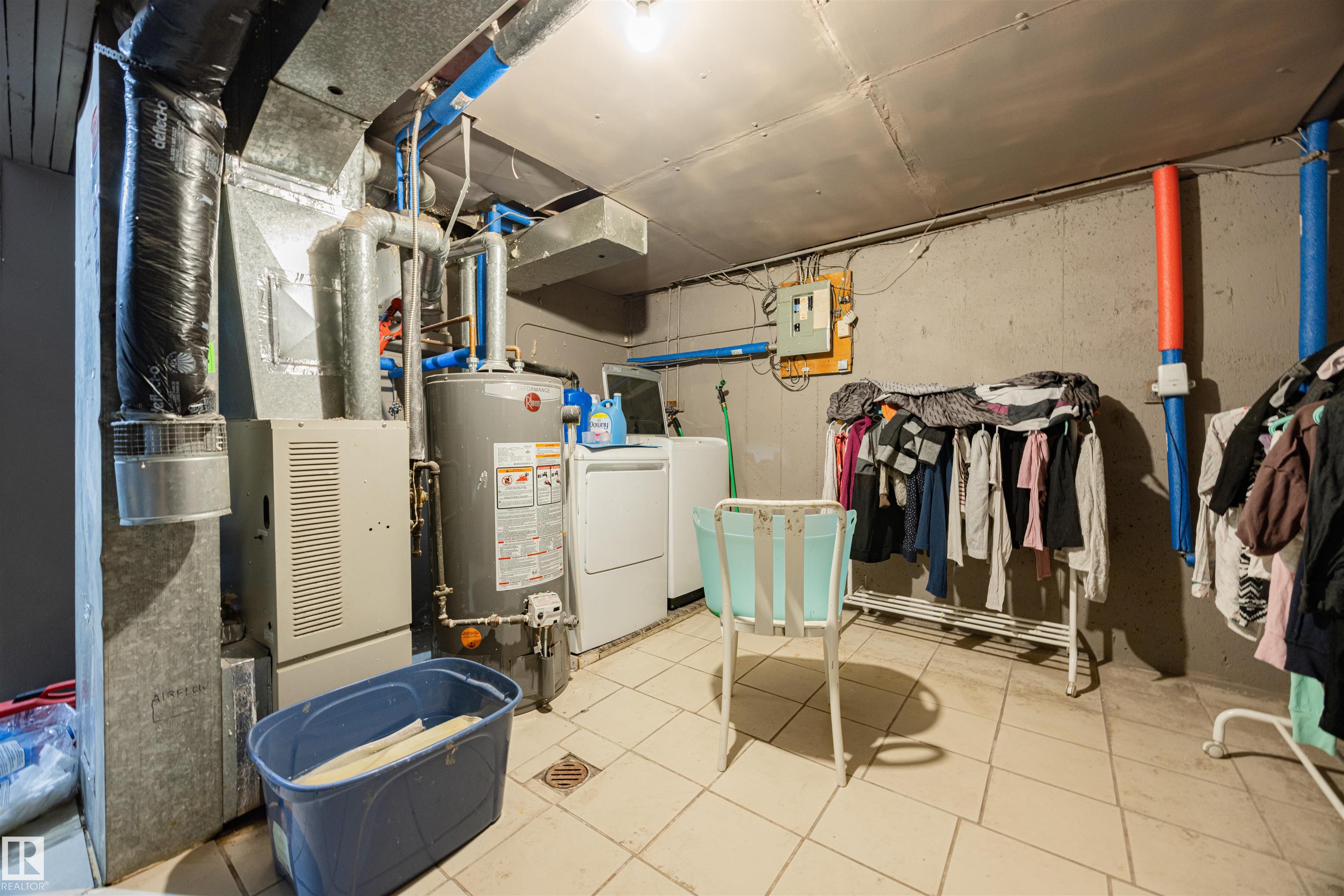 Photo 6 at 774 Abbottsfield Road NW, Abbottsfield, Edmonton